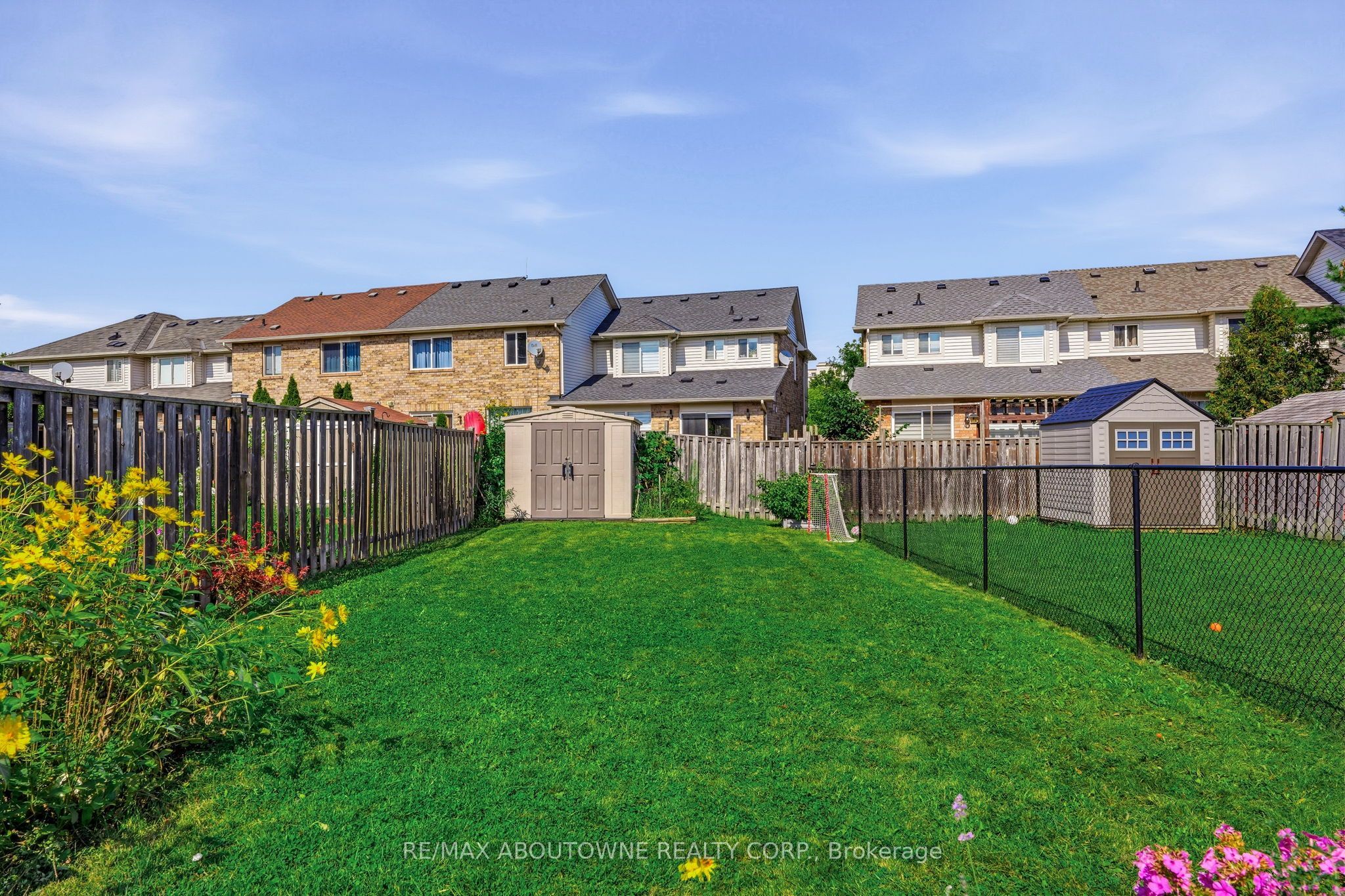 2469 Springforest Drive, Oakville ‣ W13716872 2469 Springforest Drive, Oakville ‣ W13716872
