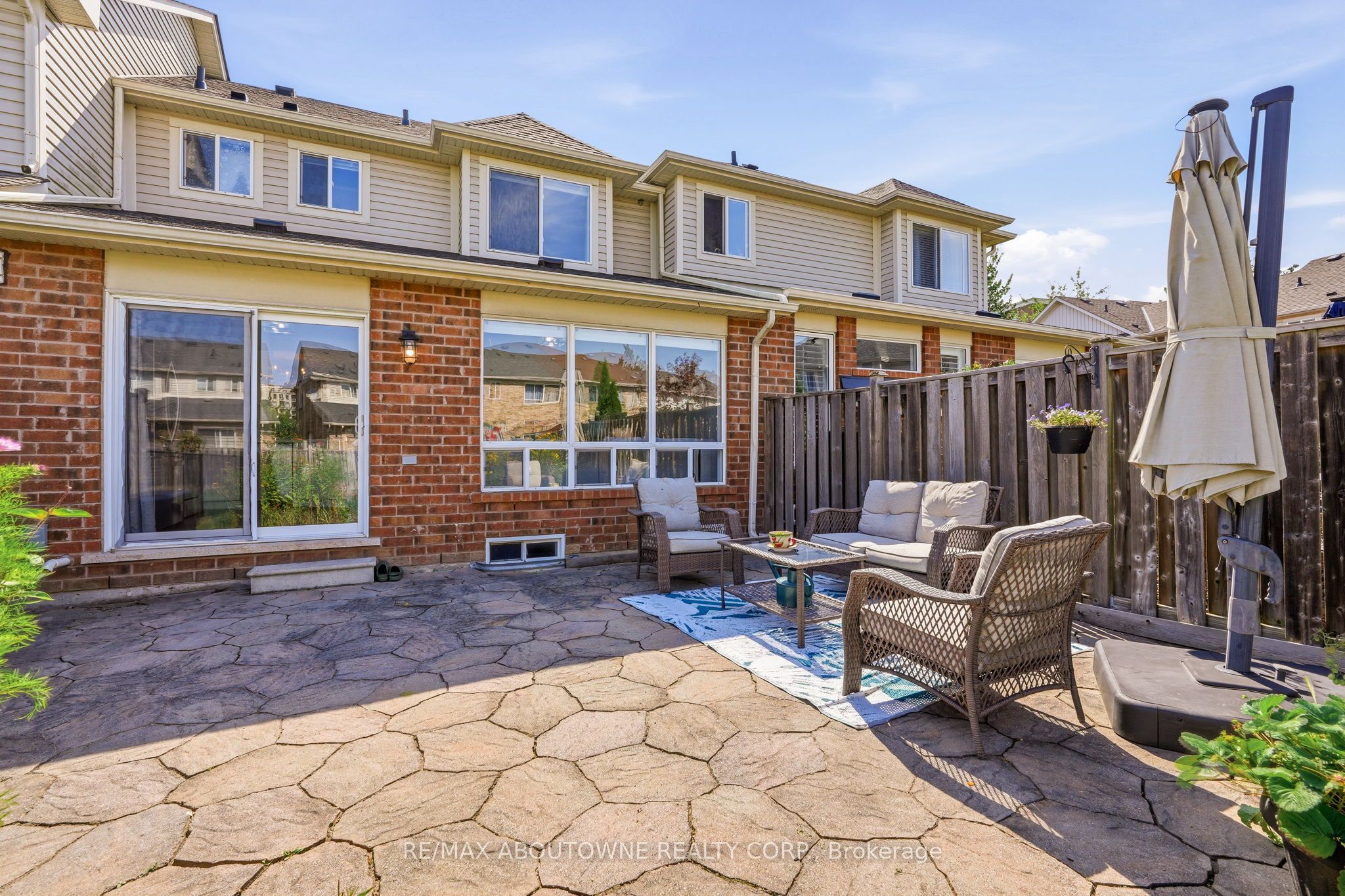 2469 Springforest Drive, Oakville ‣ W13716872 2469 Springforest Drive, Oakville ‣ W13716872