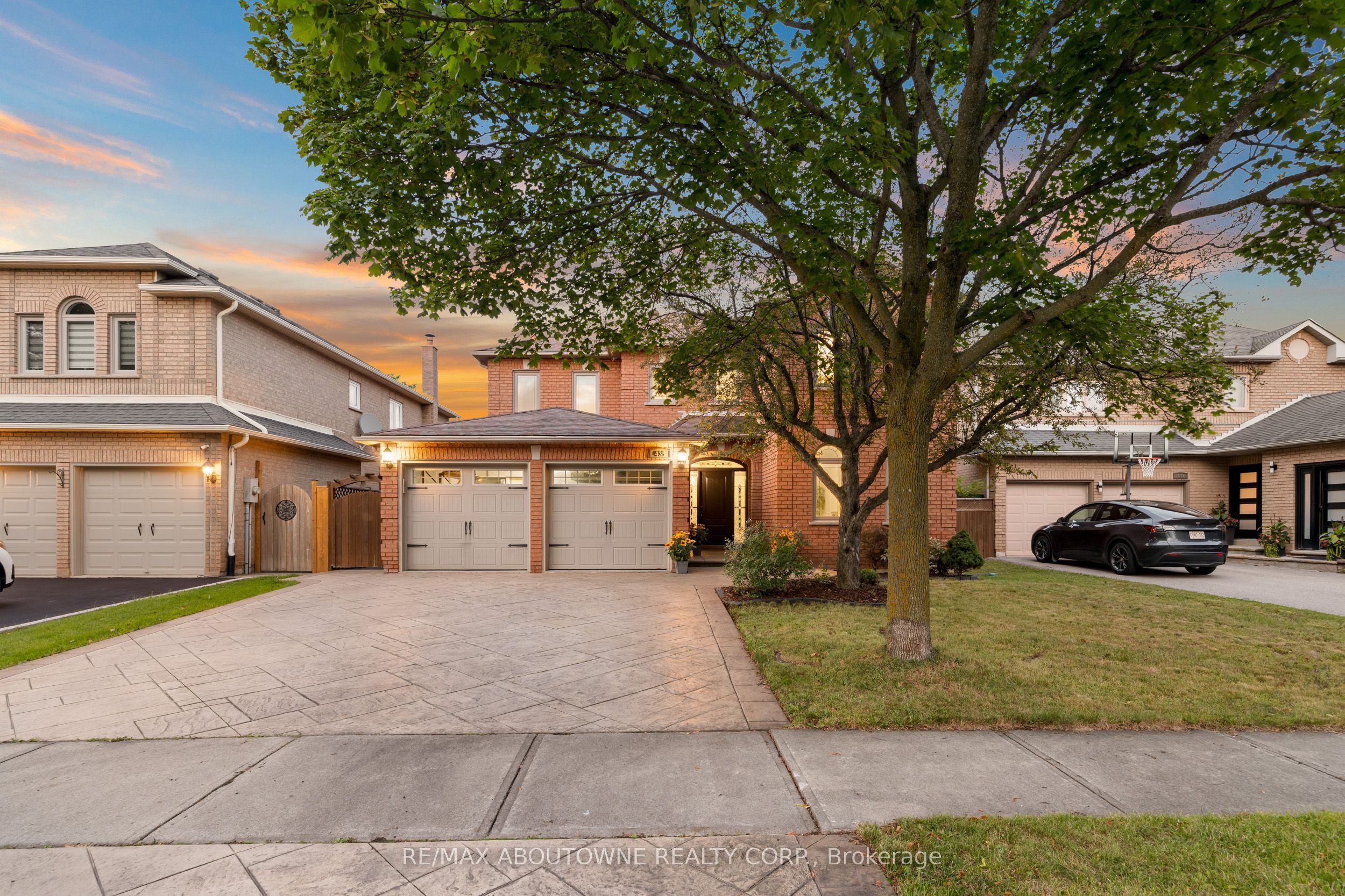 435 March Crescent, Oakville