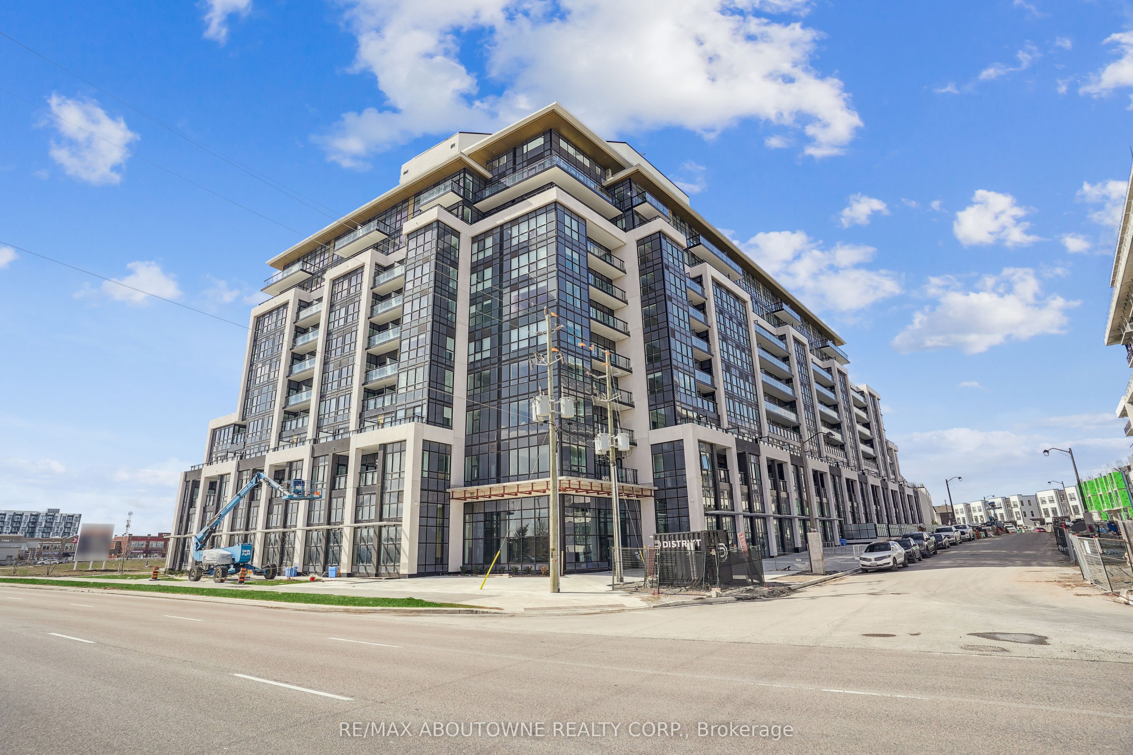 07 – 405 Dundas Street, Oakville