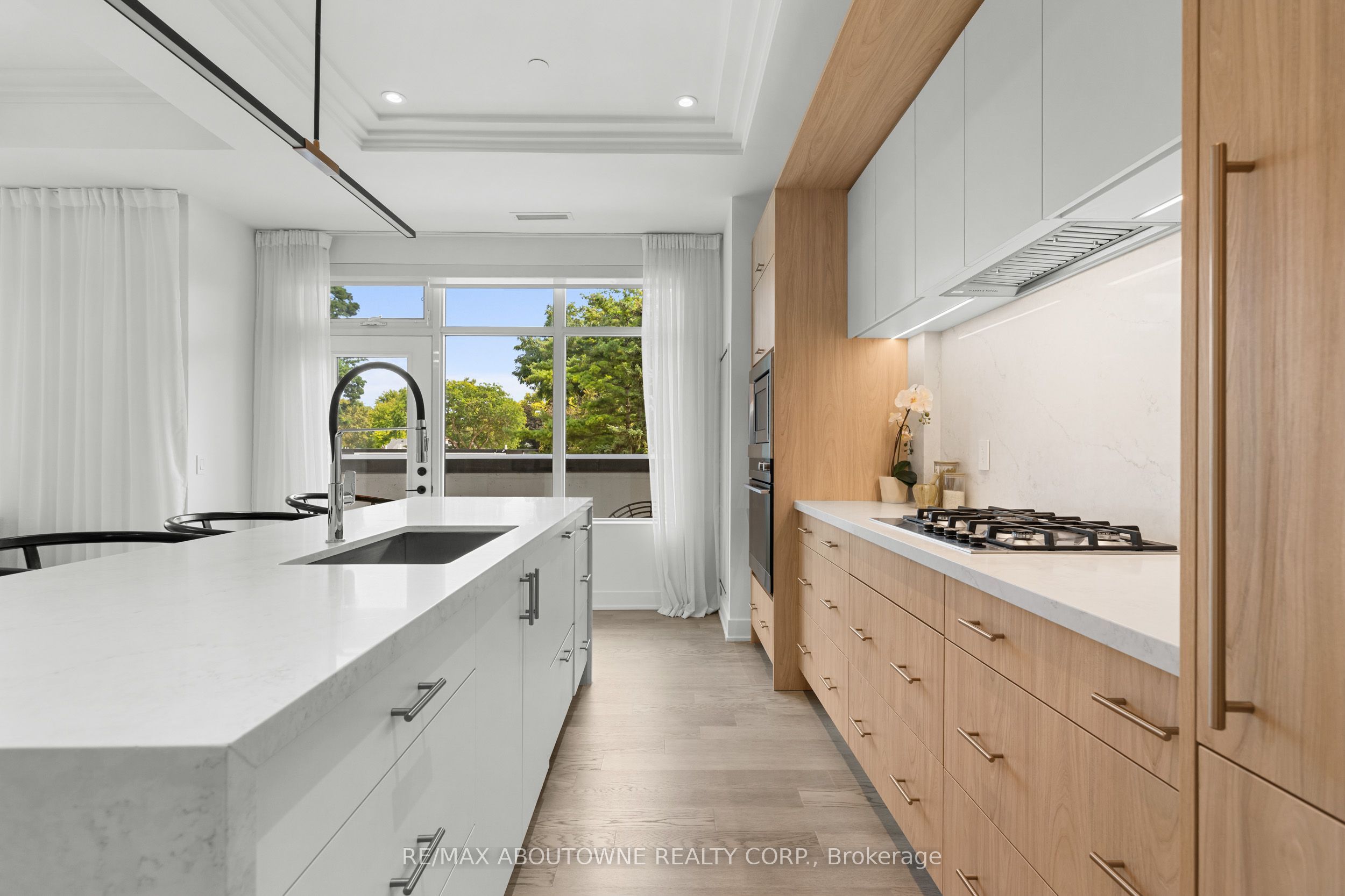 14 – 123 Maurice Drive, Oakville ‣ W13722270 14 – 123 Maurice Drive, Oakville ‣ W13722270