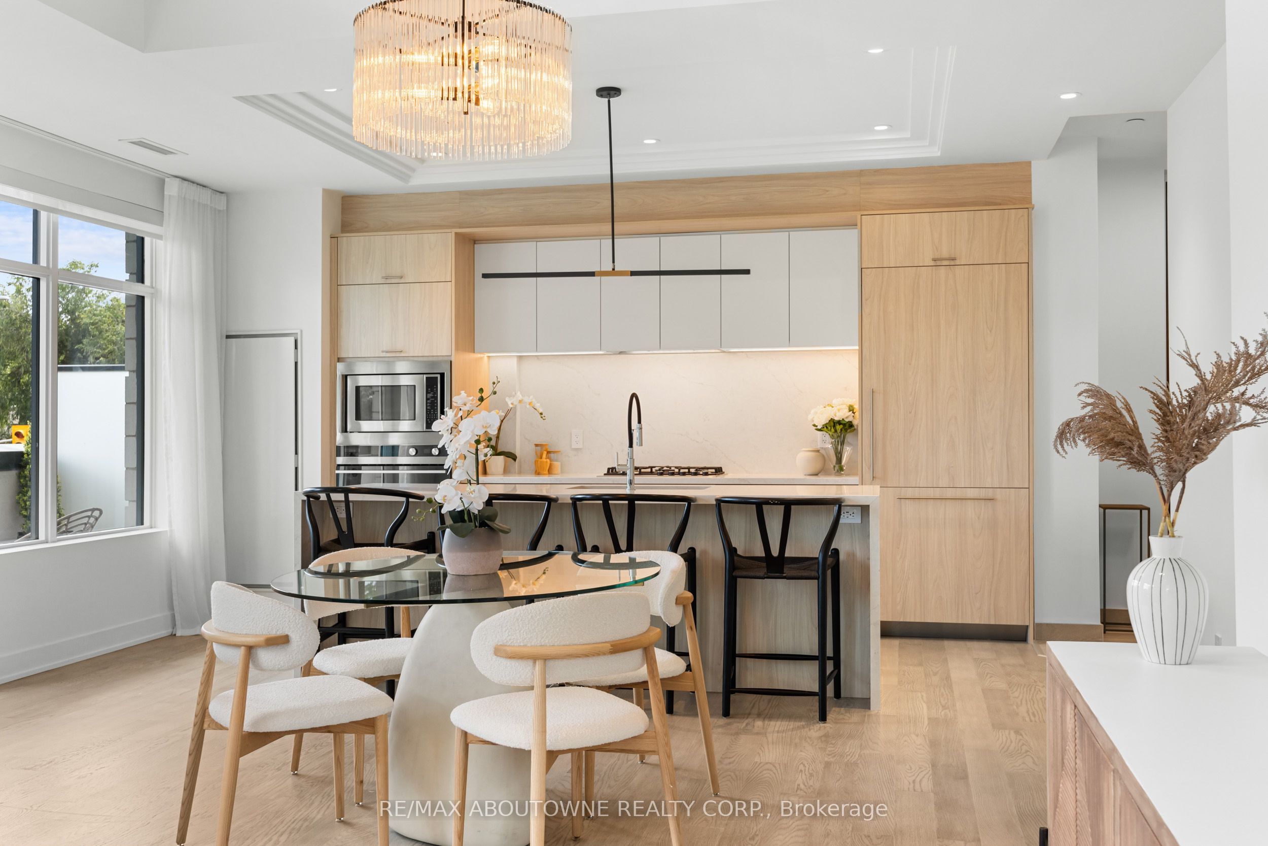 14 – 123 Maurice Drive, Oakville ‣ W13722270 14 – 123 Maurice Drive, Oakville ‣ W13722270