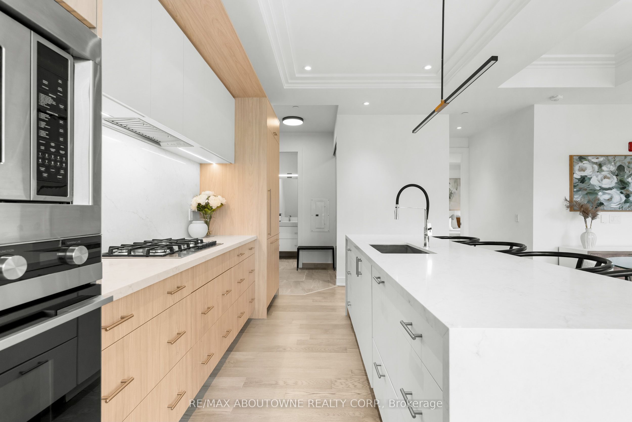 14 – 123 Maurice Drive, Oakville ‣ W13722270 14 – 123 Maurice Drive, Oakville ‣ W13722270