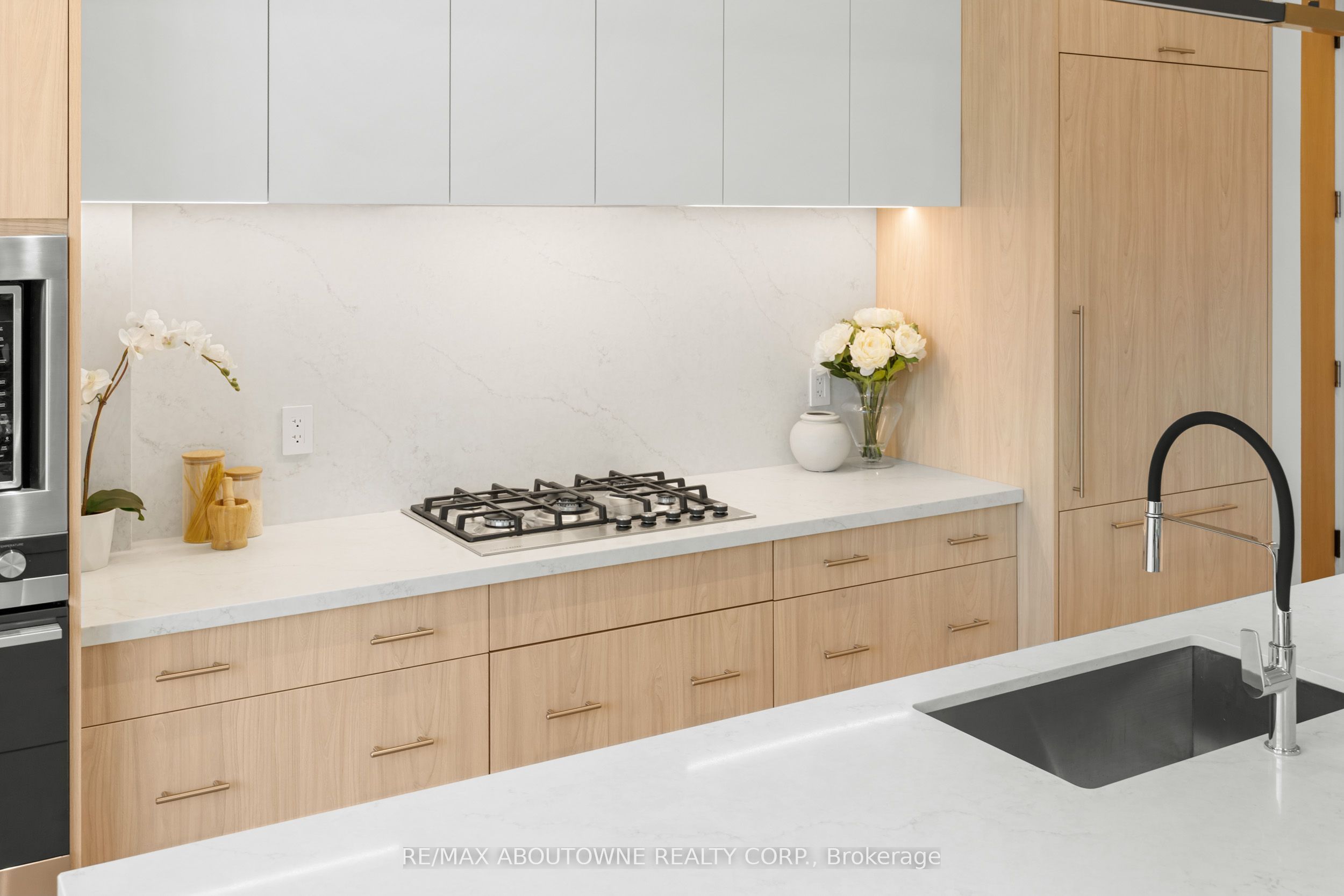 14 – 123 Maurice Drive, Oakville ‣ W13722270 14 – 123 Maurice Drive, Oakville ‣ W13722270