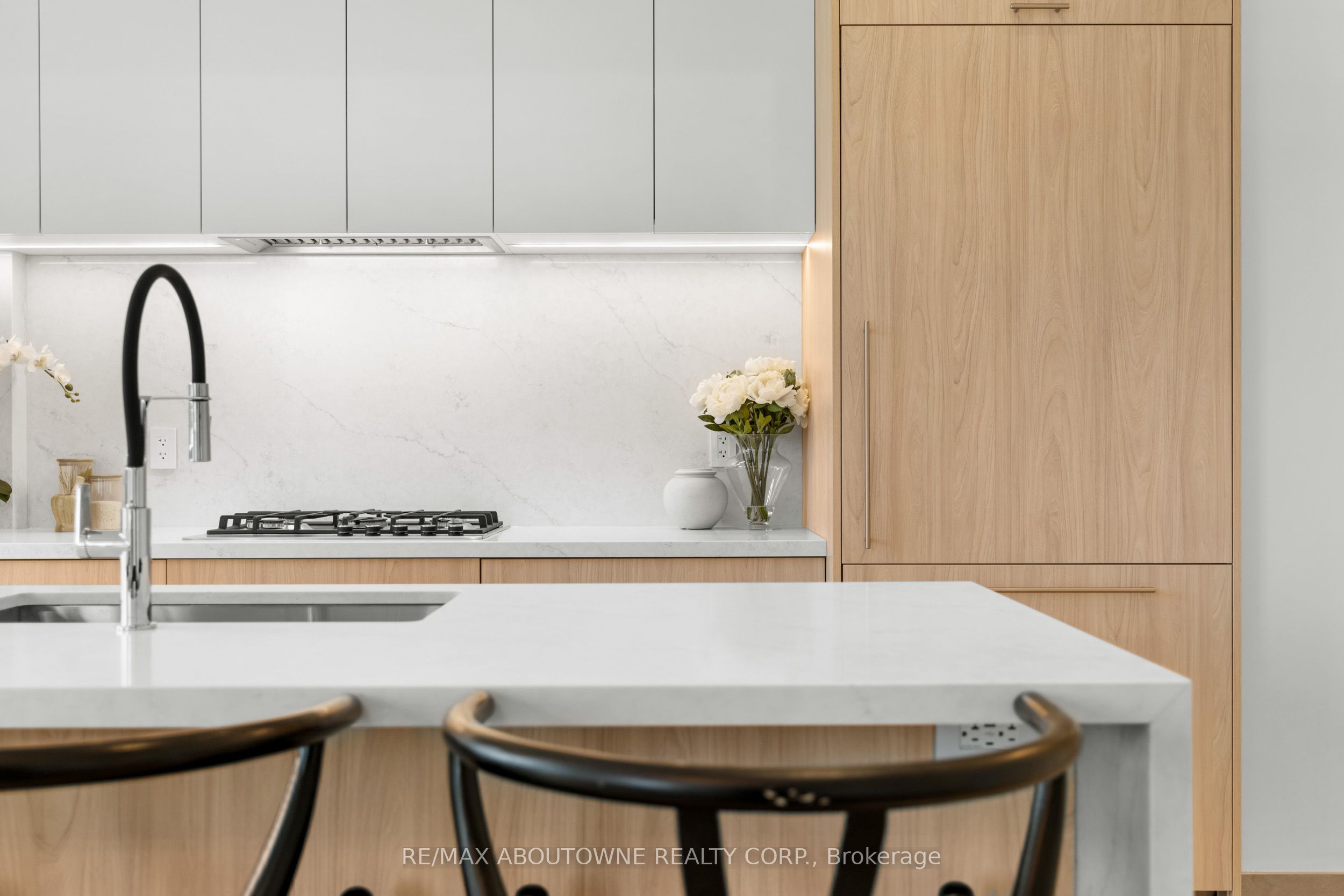 14 – 123 Maurice Drive, Oakville ‣ W13722270 14 – 123 Maurice Drive, Oakville ‣ W13722270