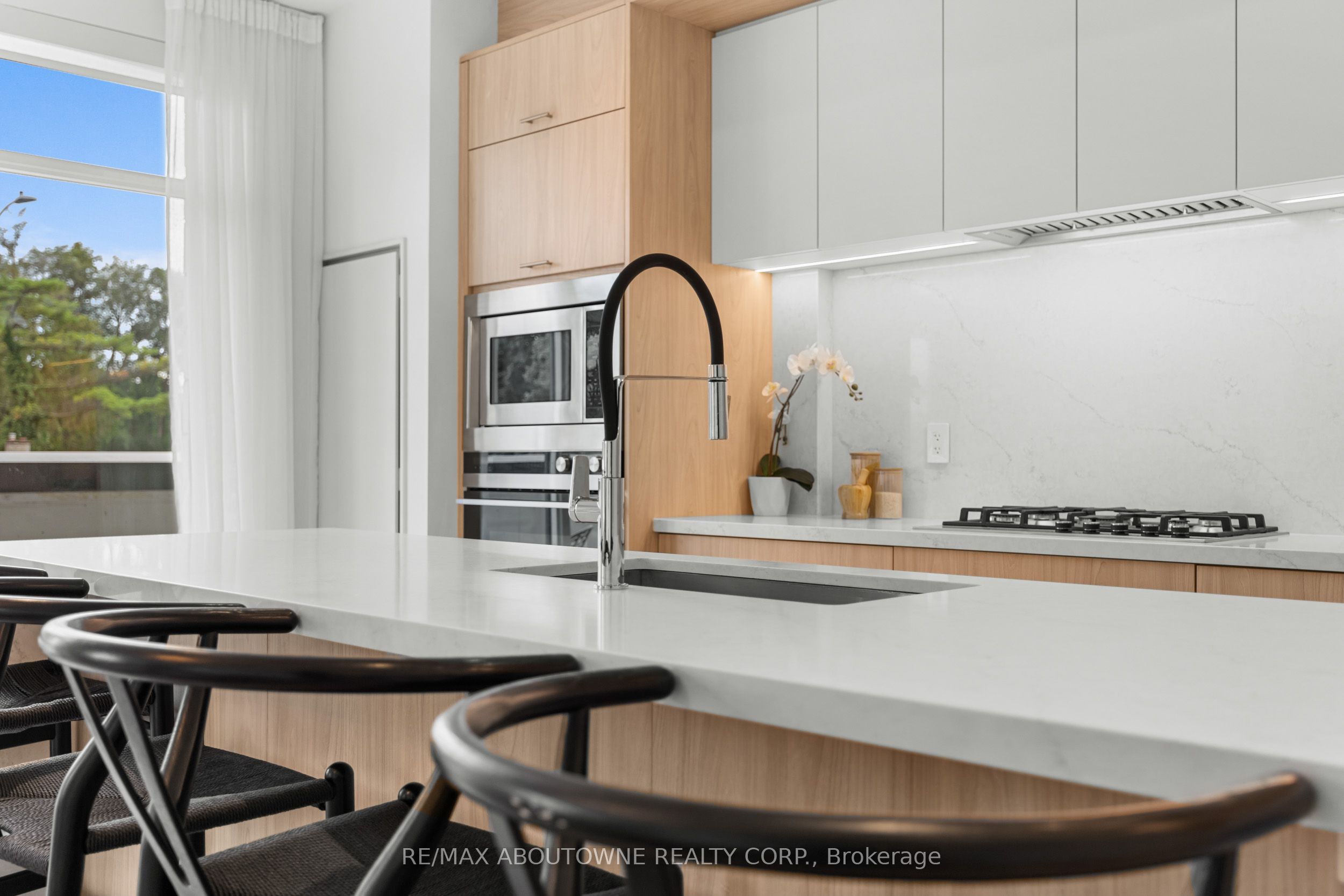 14 – 123 Maurice Drive, Oakville ‣ W13722270 14 – 123 Maurice Drive, Oakville ‣ W13722270