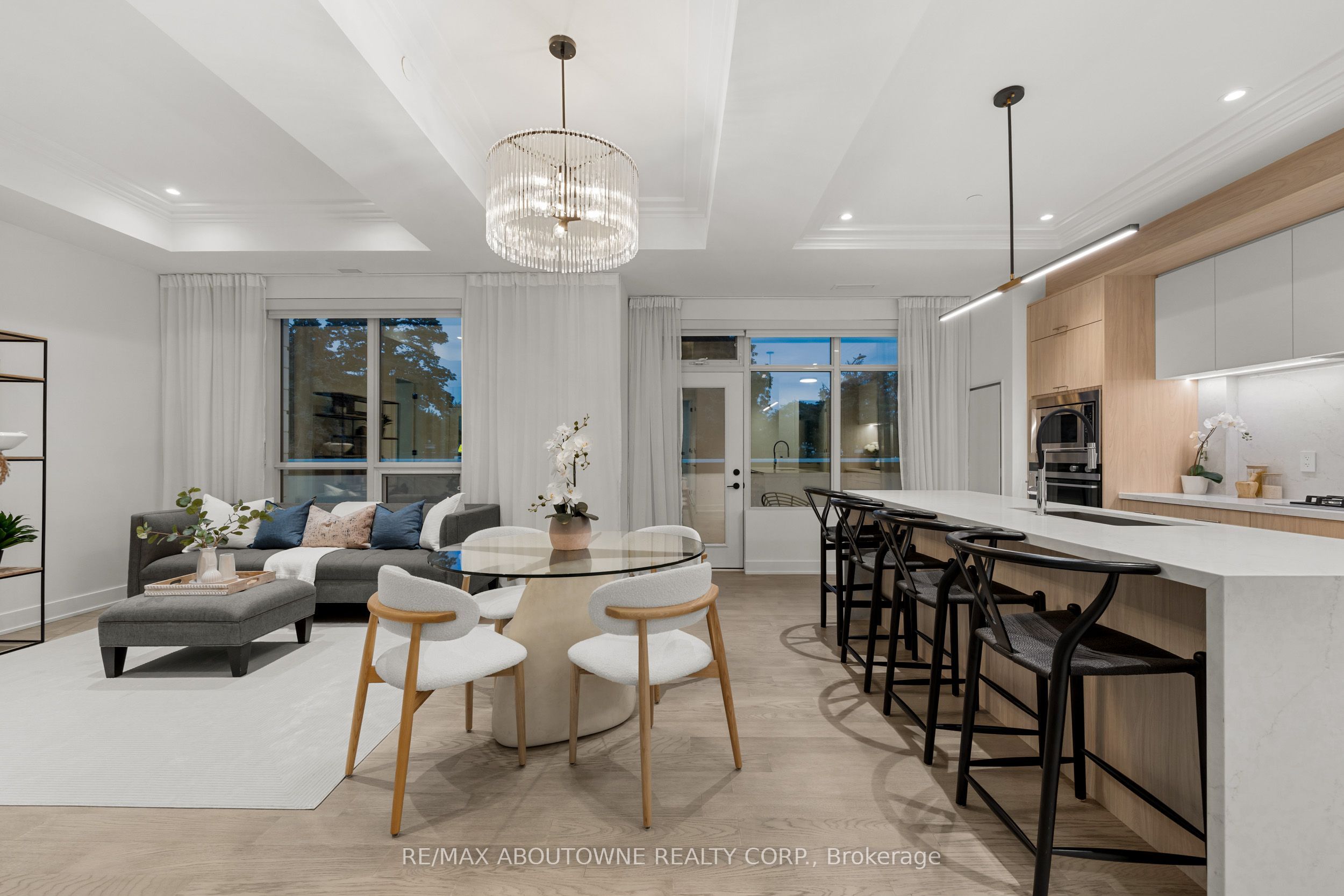 14 – 123 Maurice Drive, Oakville ‣ W13722270 14 – 123 Maurice Drive, Oakville ‣ W13722270