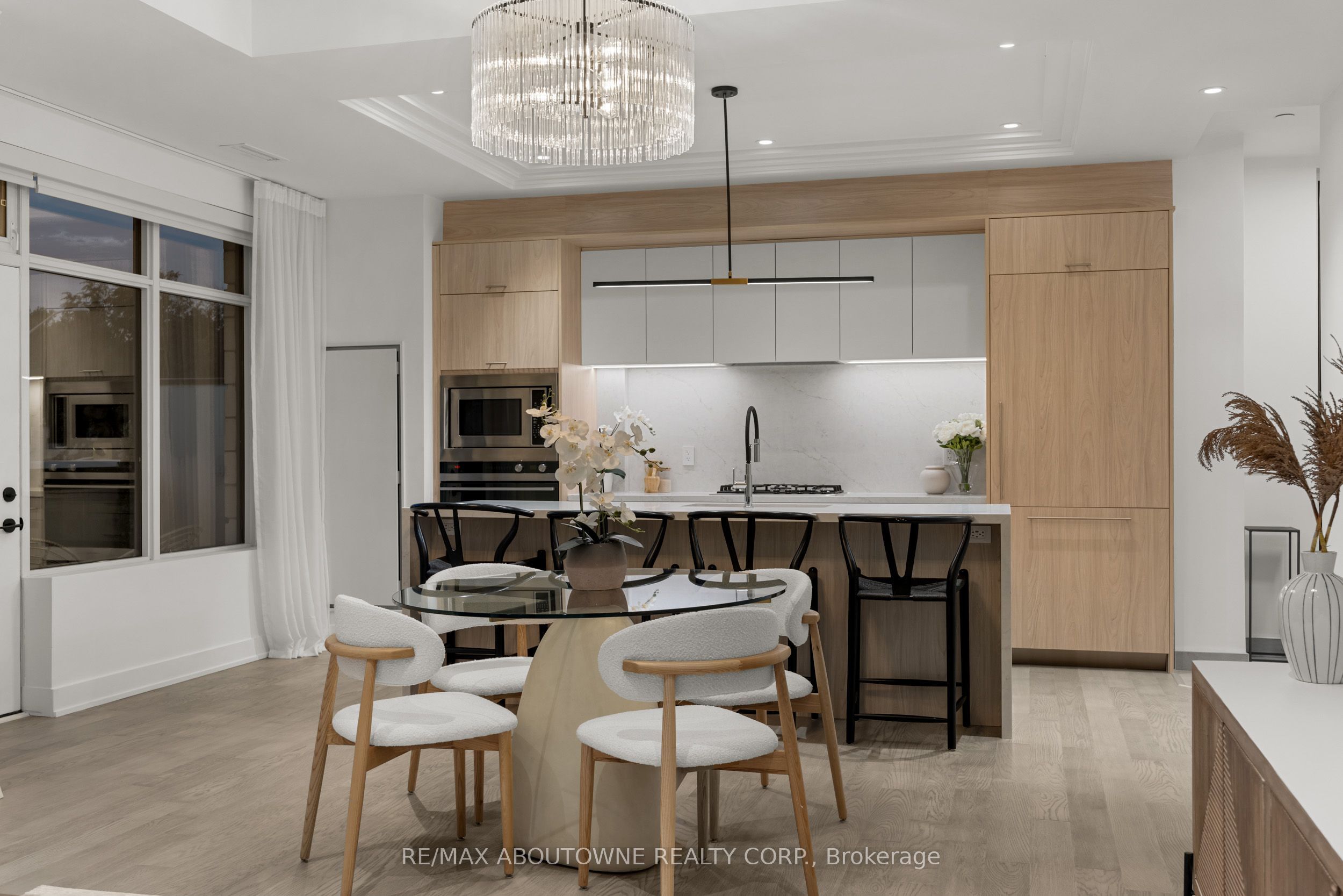 14 – 123 Maurice Drive, Oakville ‣ W13722270 14 – 123 Maurice Drive, Oakville ‣ W13722270