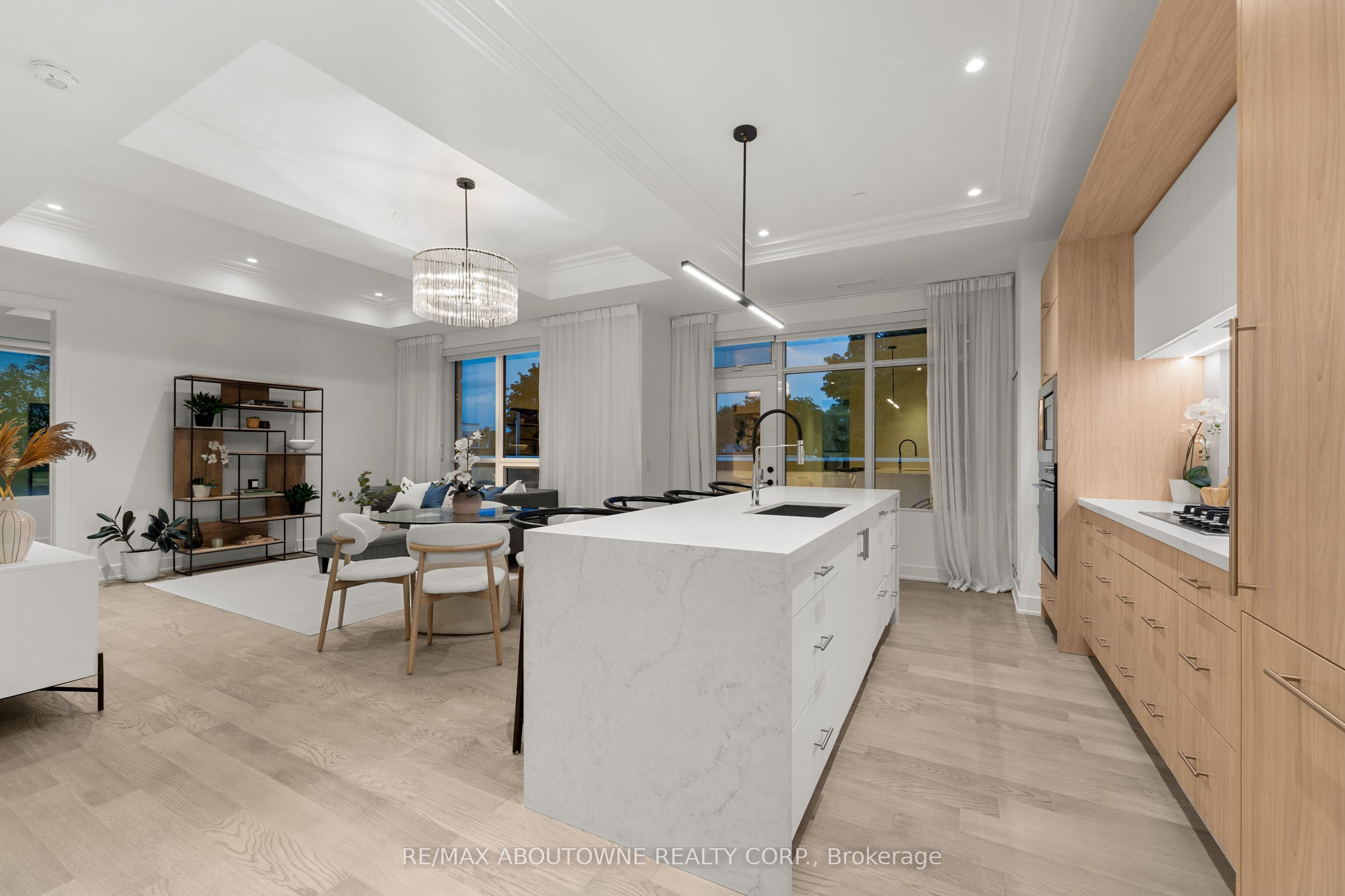 14 – 123 Maurice Drive, Oakville ‣ W13722270 14 – 123 Maurice Drive, Oakville ‣ W13722270