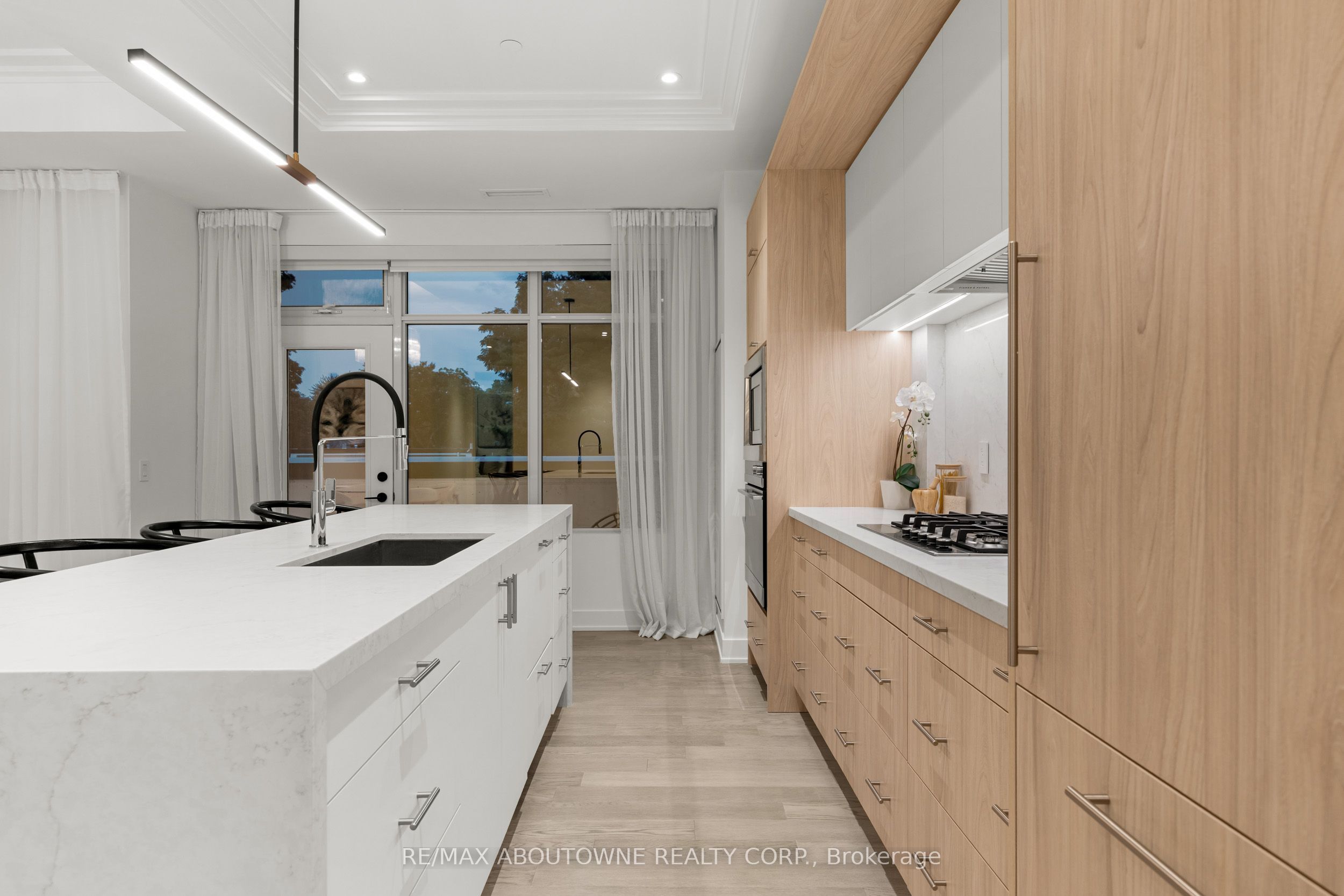 14 – 123 Maurice Drive, Oakville ‣ W13722270 14 – 123 Maurice Drive, Oakville ‣ W13722270