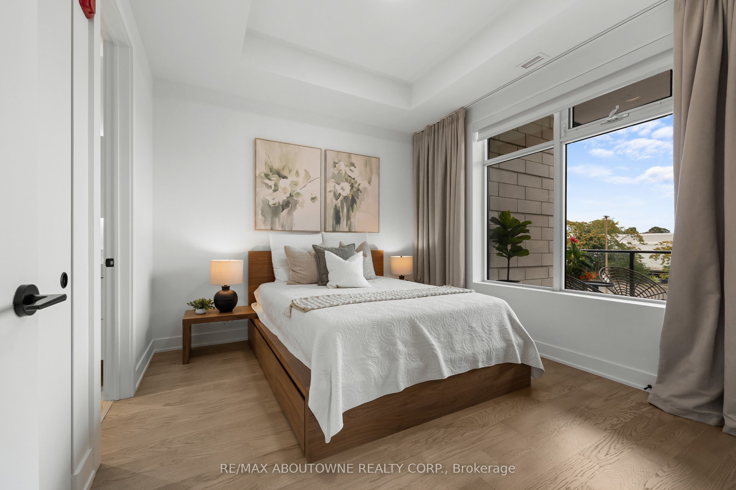 14 – 123 Maurice Drive, Oakville ‣ W13722270 14 – 123 Maurice Drive, Oakville ‣ W13722270
