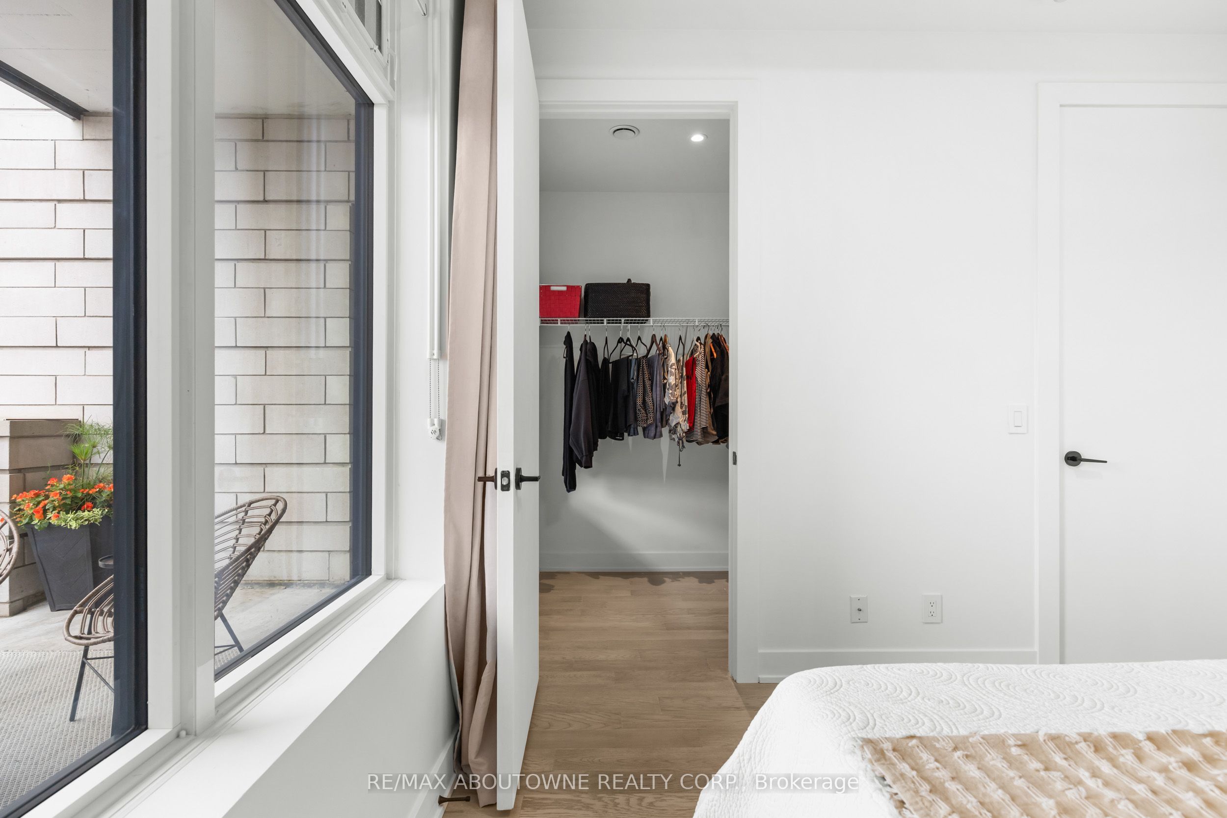 14 – 123 Maurice Drive, Oakville ‣ W13722270 14 – 123 Maurice Drive, Oakville ‣ W13722270
