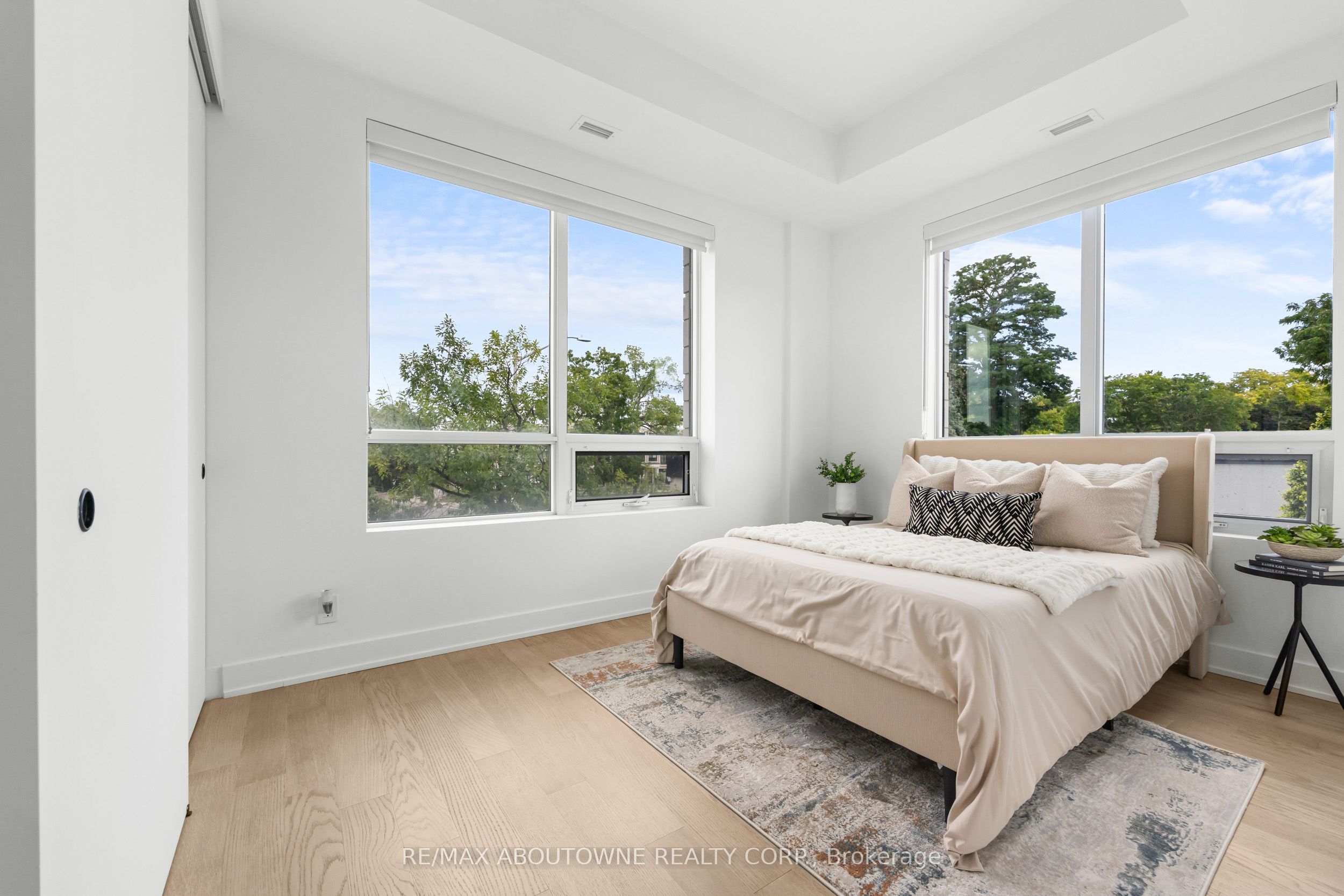 14 – 123 Maurice Drive, Oakville ‣ W13722270 14 – 123 Maurice Drive, Oakville ‣ W13722270