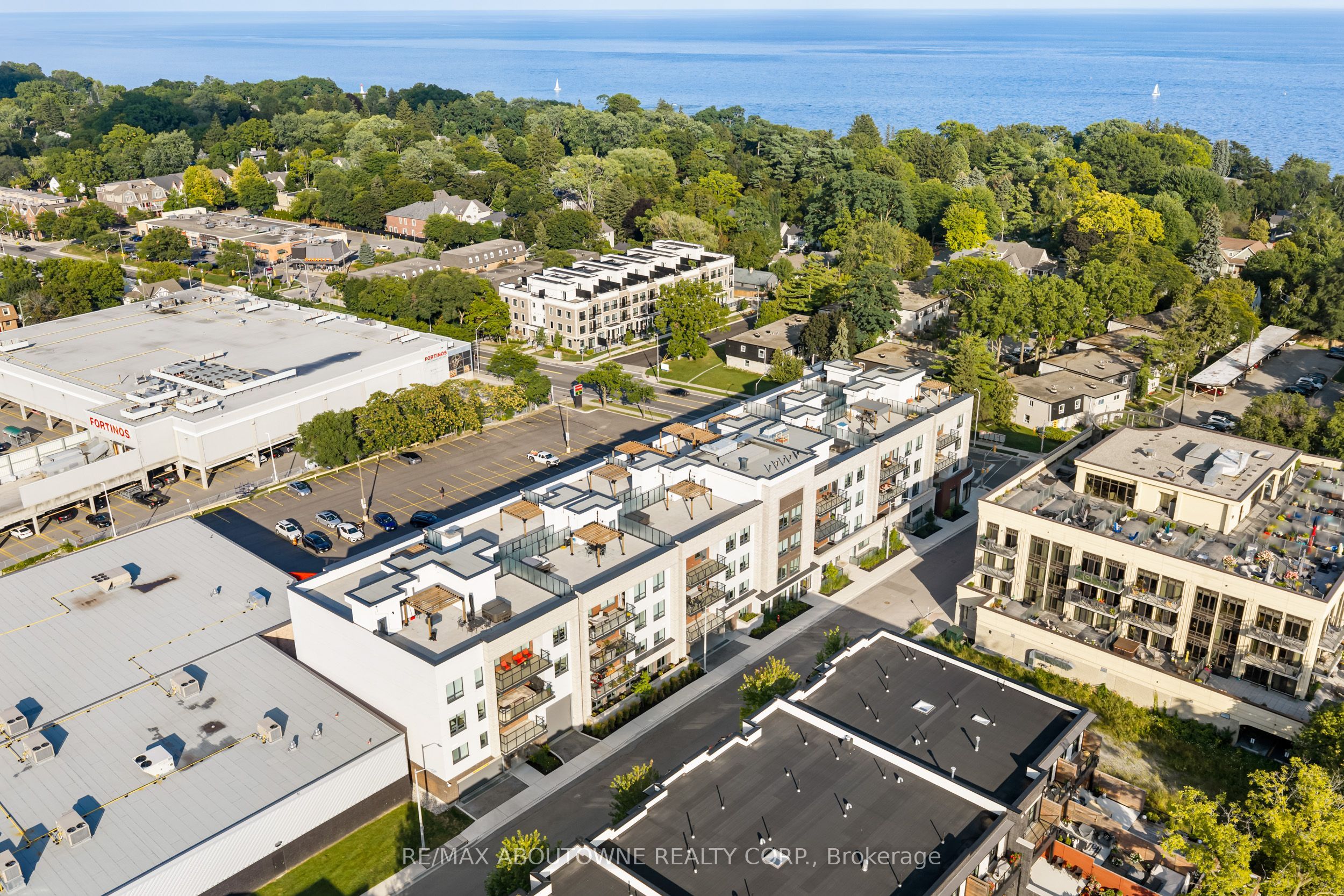 14 – 123 Maurice Drive, Oakville ‣ W13722270 14 – 123 Maurice Drive, Oakville ‣ W13722270