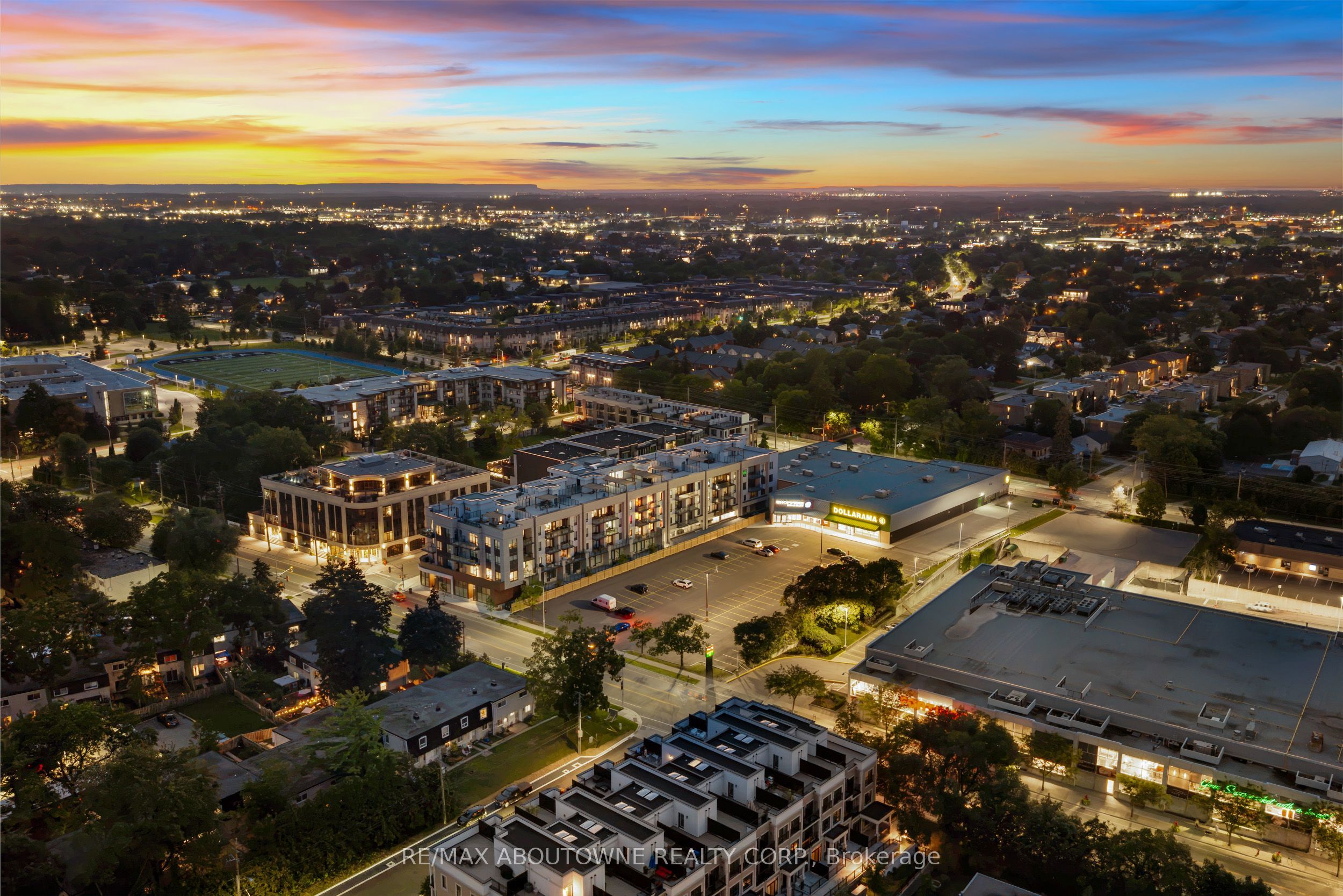 14 – 123 Maurice Drive, Oakville ‣ W13722270 14 – 123 Maurice Drive, Oakville ‣ W13722270