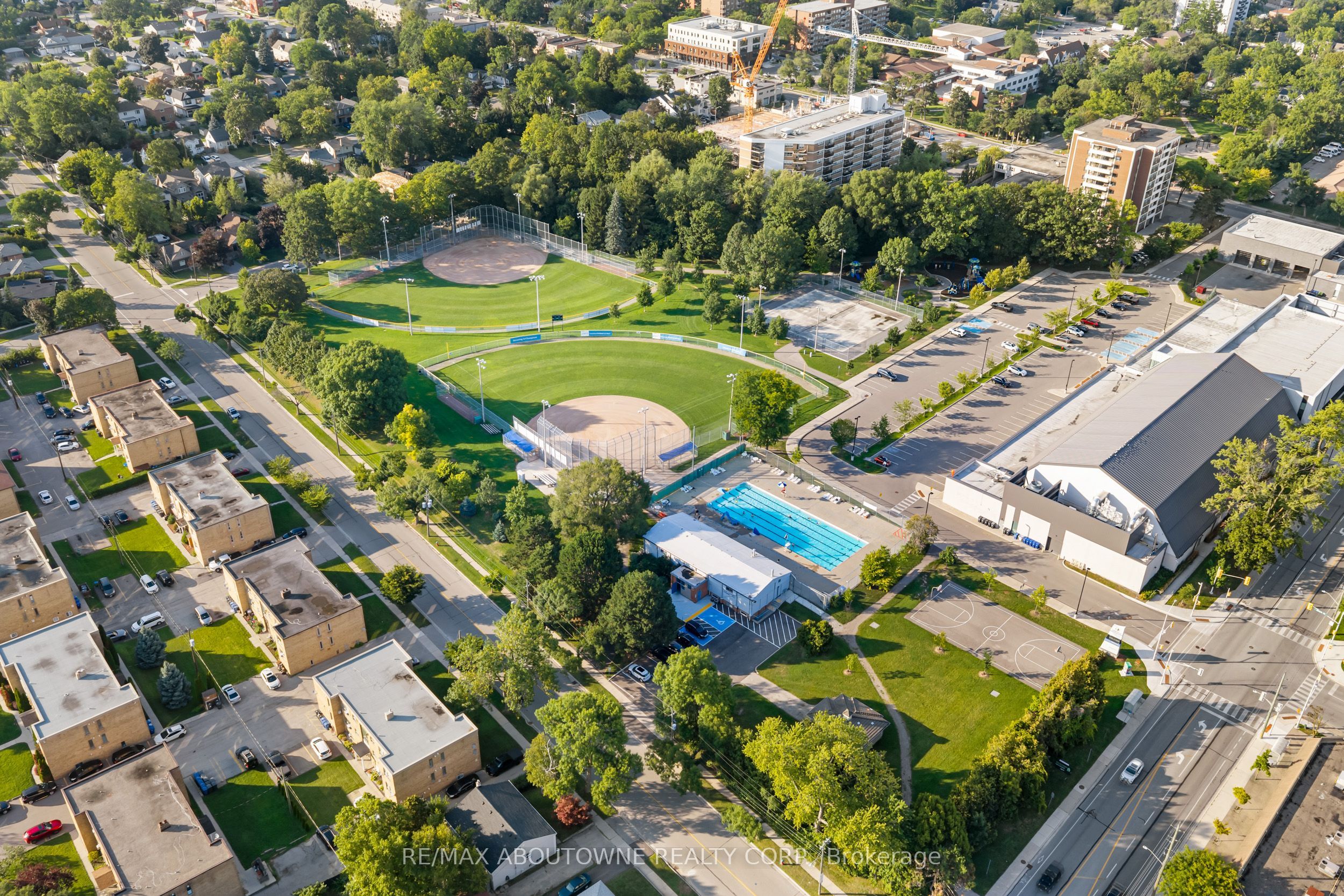 14 – 123 Maurice Drive, Oakville ‣ W13722270 14 – 123 Maurice Drive, Oakville ‣ W13722270