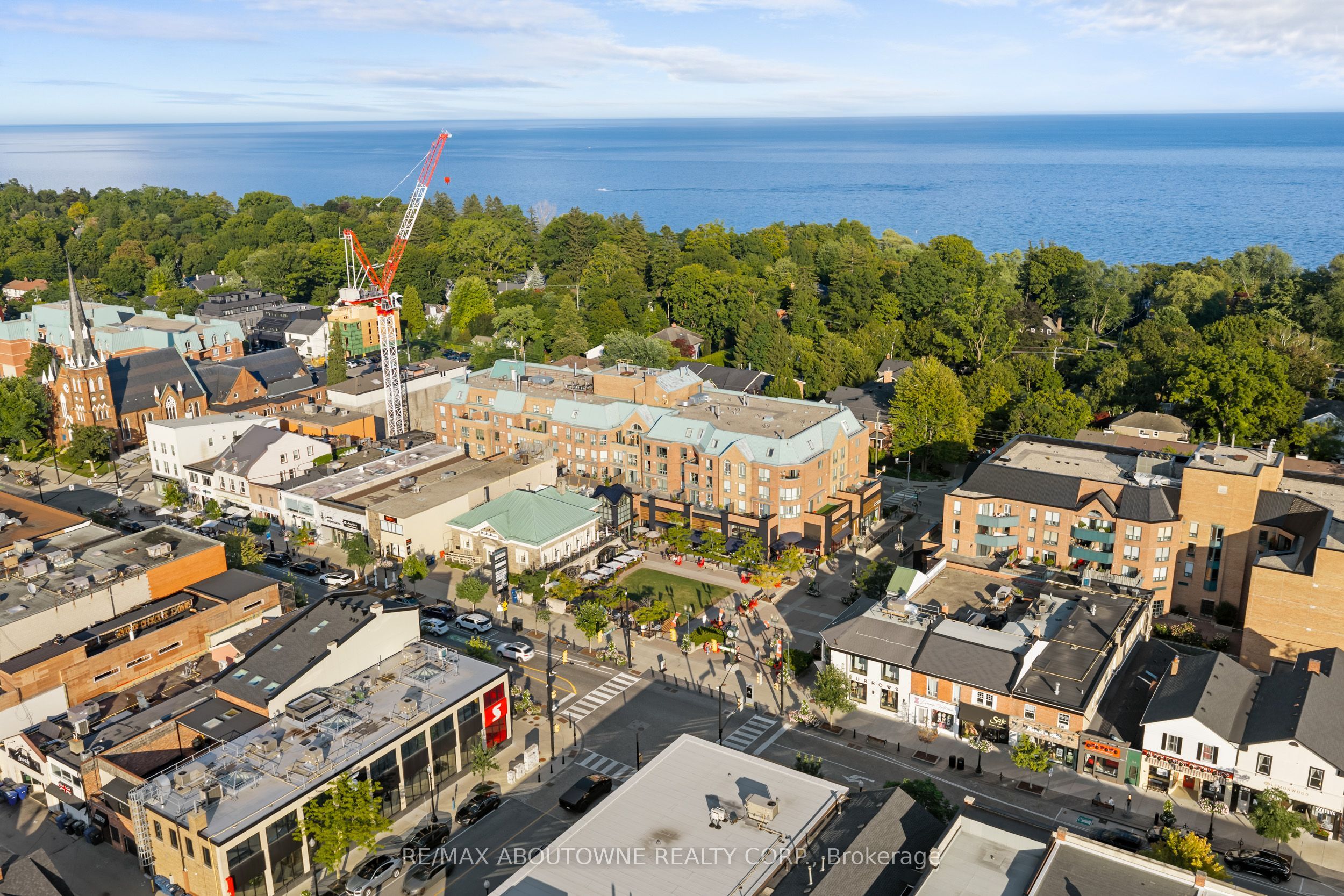 14 – 123 Maurice Drive, Oakville ‣ W13722270 14 – 123 Maurice Drive, Oakville ‣ W13722270