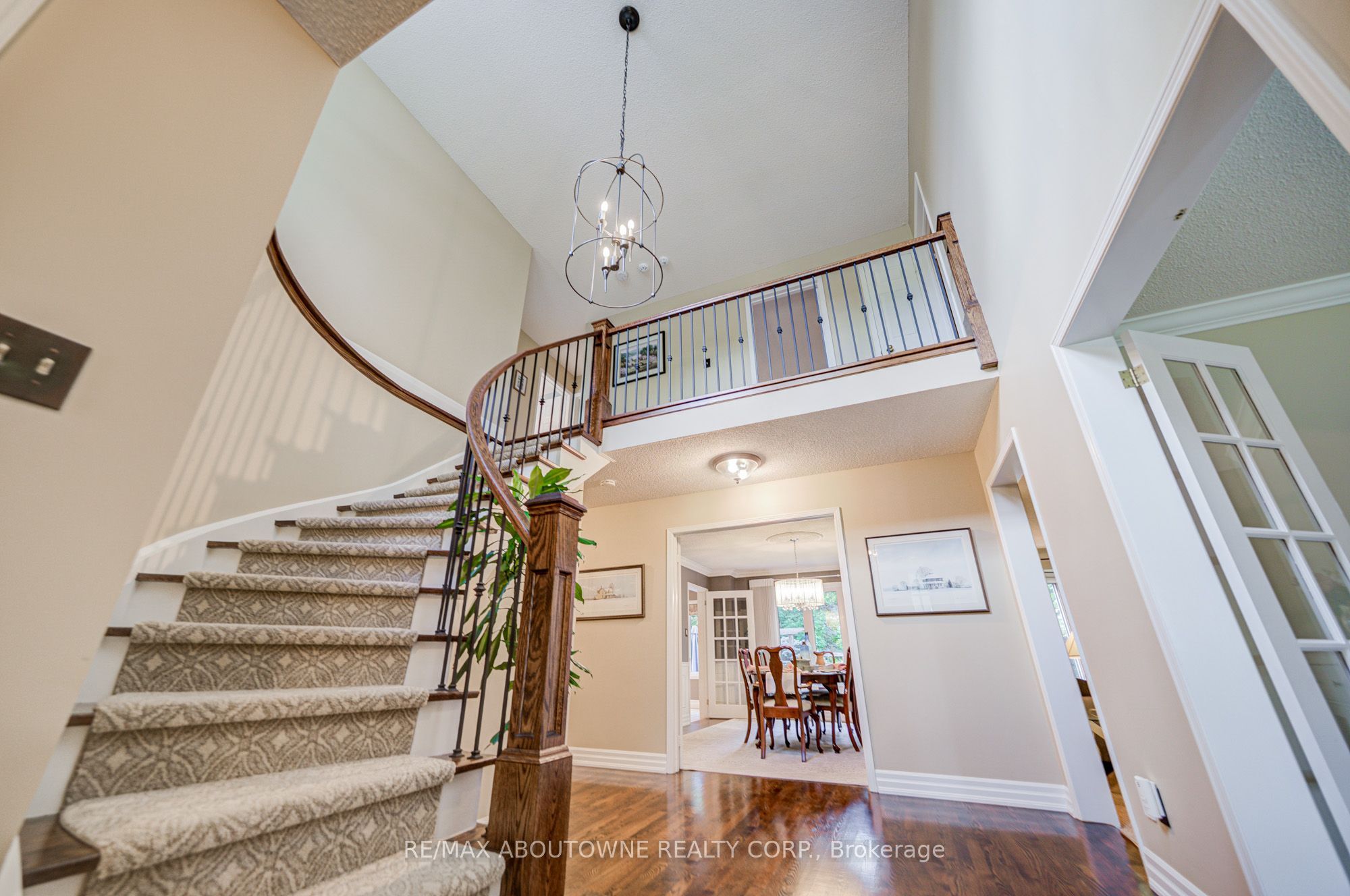 1511 Stoneybrook Trail, Oakville ‣ W13722998 1511 Stoneybrook Trail, Oakville ‣ W13722998