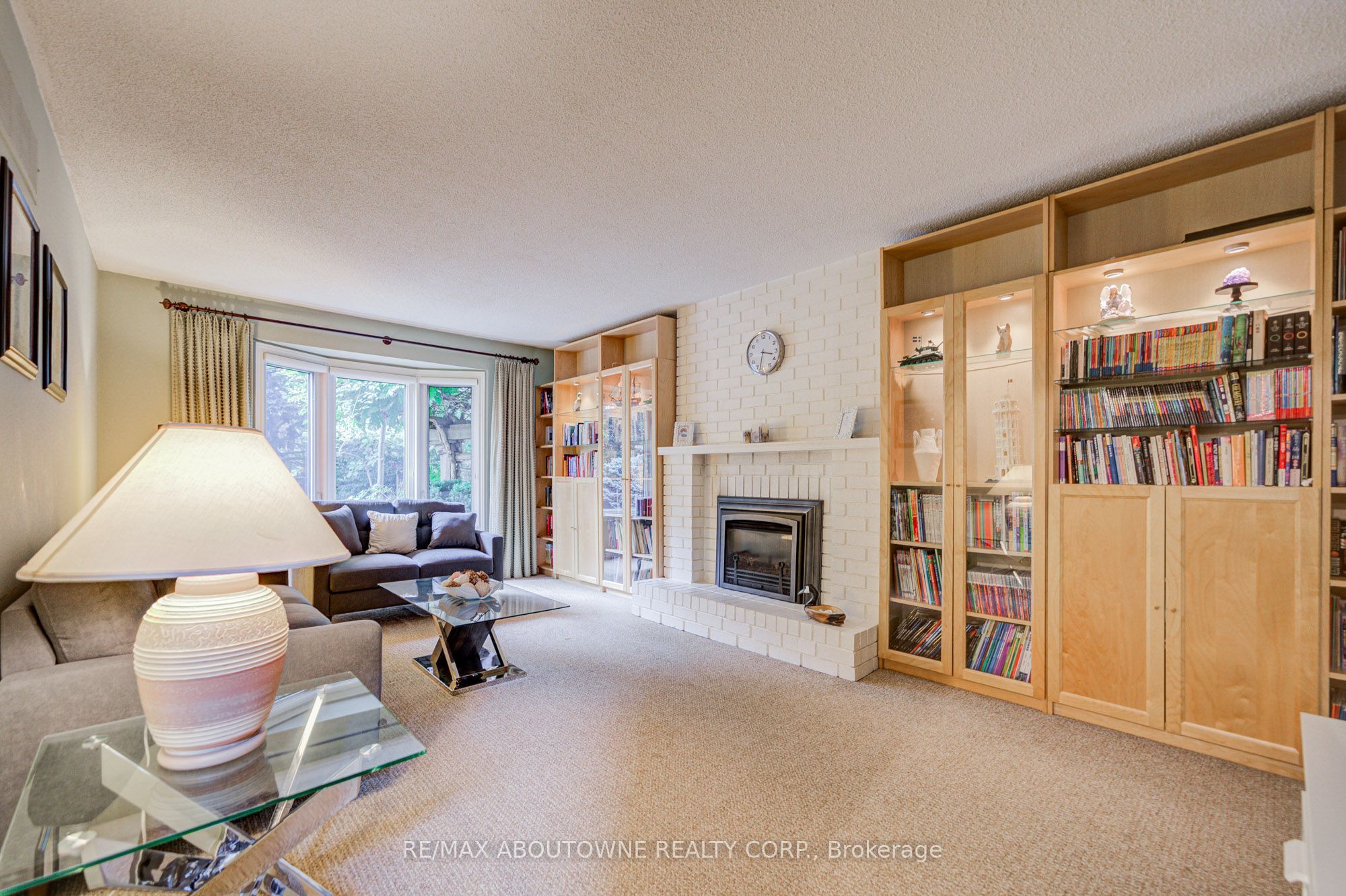 1511 Stoneybrook Trail, Oakville ‣ W13722998 1511 Stoneybrook Trail, Oakville ‣ W13722998