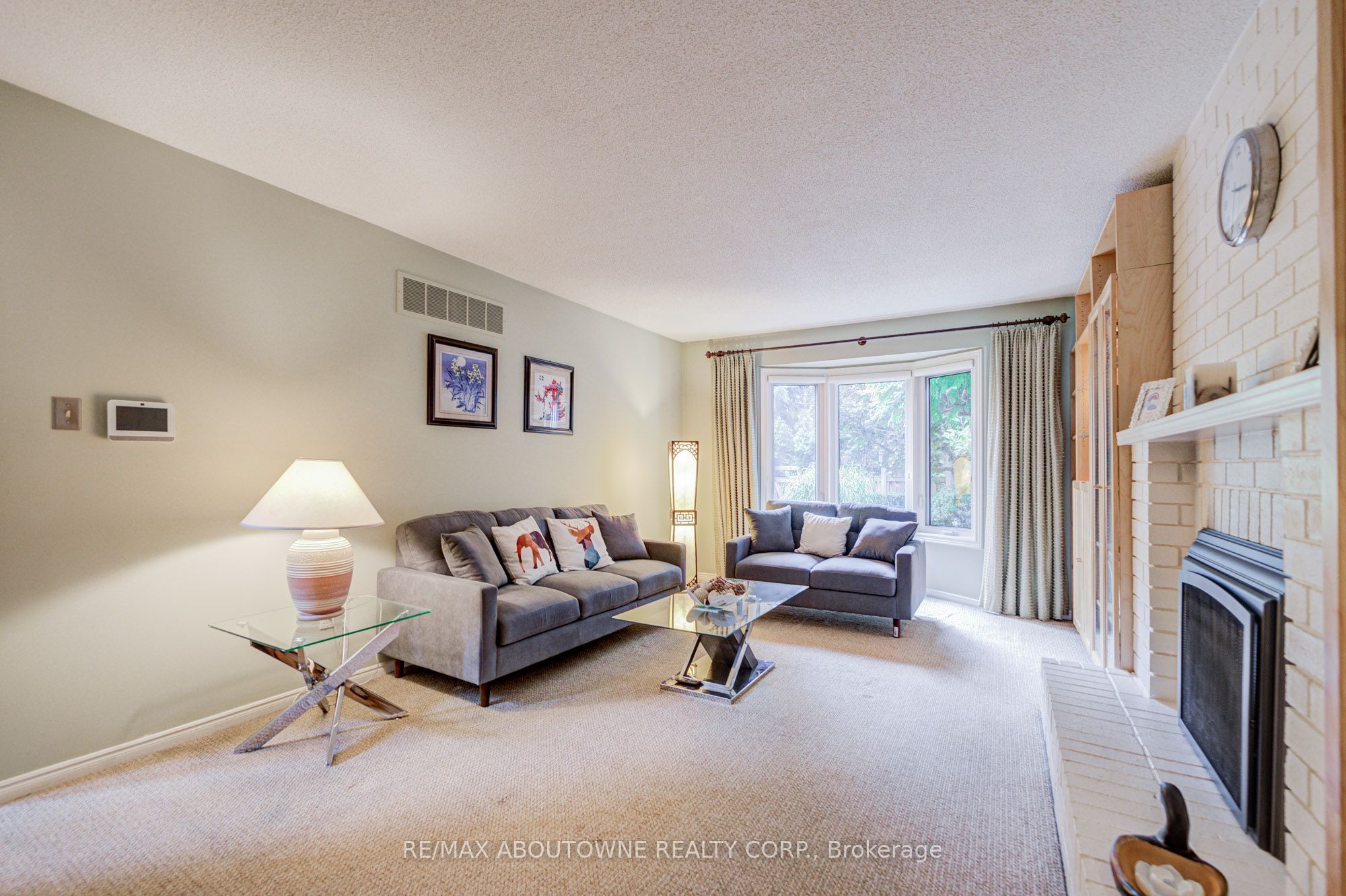 1511 Stoneybrook Trail, Oakville ‣ W13722998 1511 Stoneybrook Trail, Oakville ‣ W13722998
