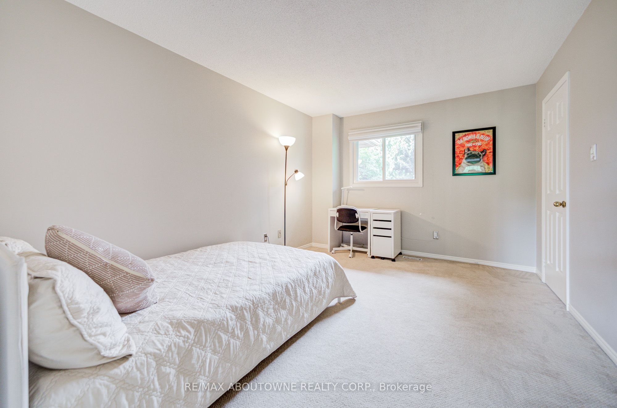 1511 Stoneybrook Trail, Oakville ‣ W13722998 1511 Stoneybrook Trail, Oakville ‣ W13722998