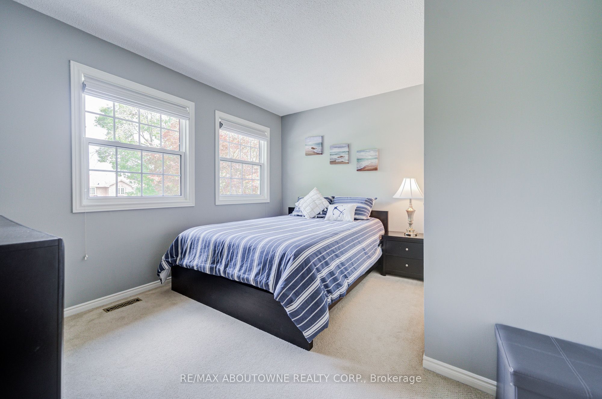 1511 Stoneybrook Trail, Oakville ‣ W13722998 1511 Stoneybrook Trail, Oakville ‣ W13722998