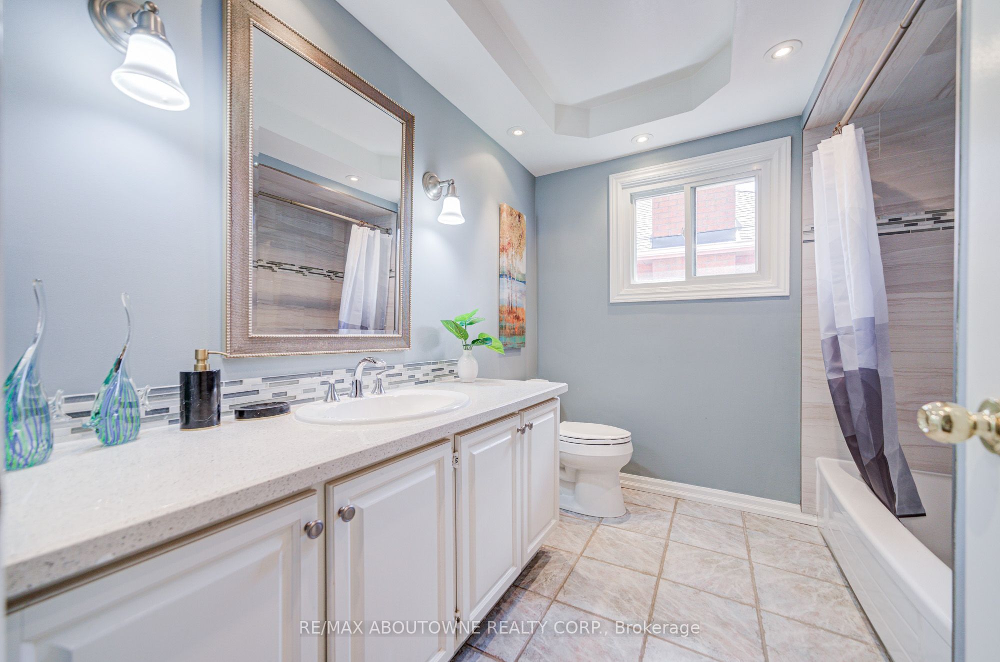 1511 Stoneybrook Trail, Oakville ‣ W13722998 1511 Stoneybrook Trail, Oakville ‣ W13722998