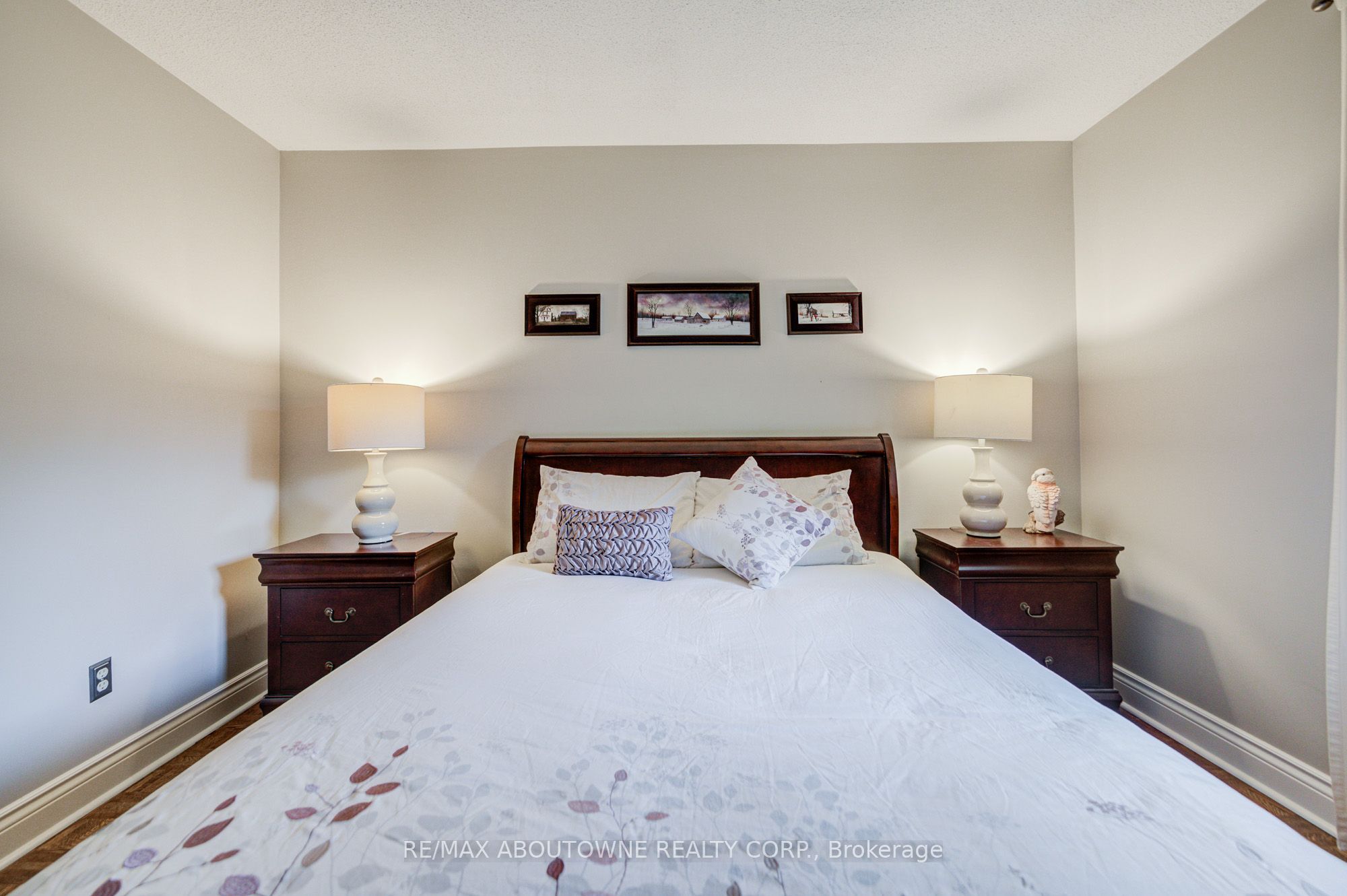 1511 Stoneybrook Trail, Oakville ‣ W13722998 1511 Stoneybrook Trail, Oakville ‣ W13722998