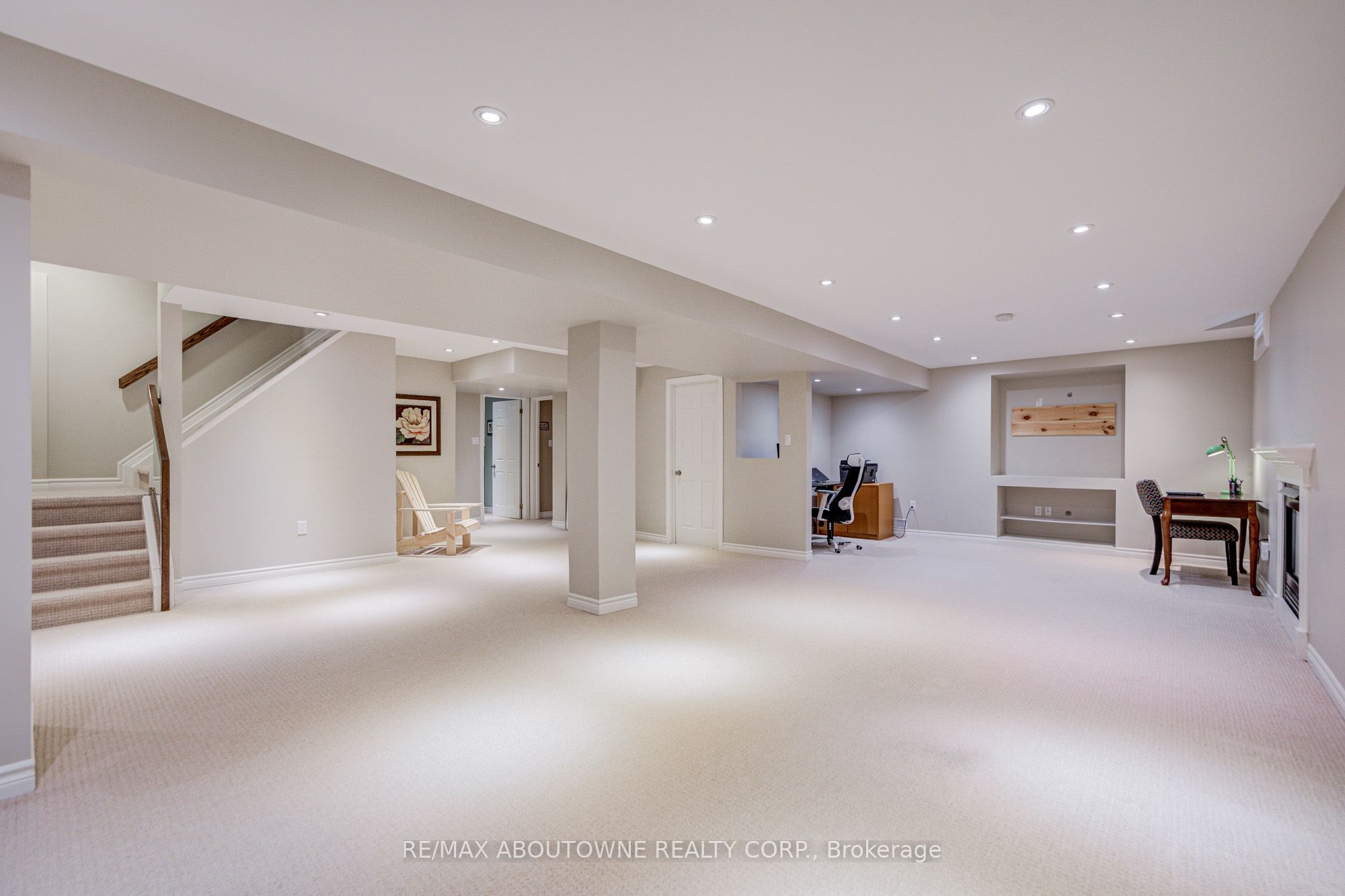 1511 Stoneybrook Trail, Oakville ‣ W13722998 1511 Stoneybrook Trail, Oakville ‣ W13722998
