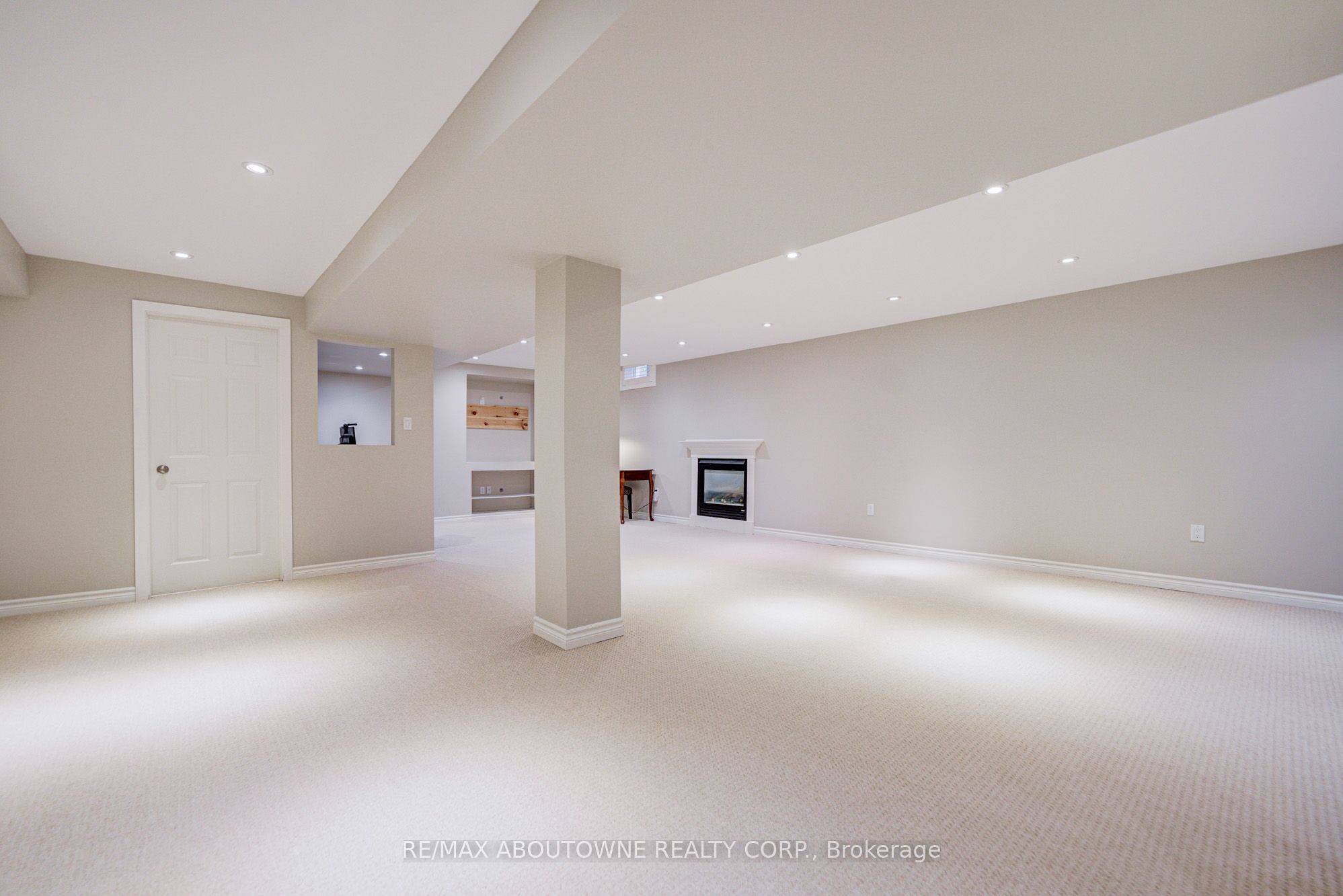 1511 Stoneybrook Trail, Oakville ‣ W13722998 1511 Stoneybrook Trail, Oakville ‣ W13722998