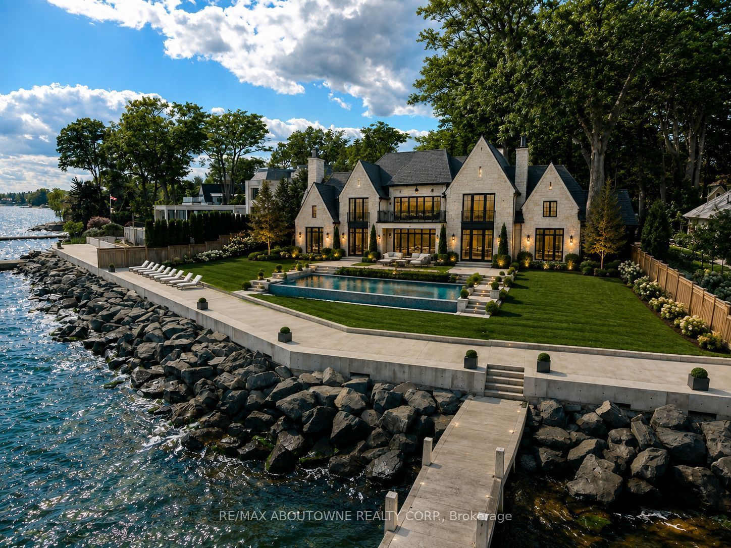 3 Ennisclare Drive, Oakville ‣ W13725602 3 Ennisclare Drive, Oakville ‣ W13725602