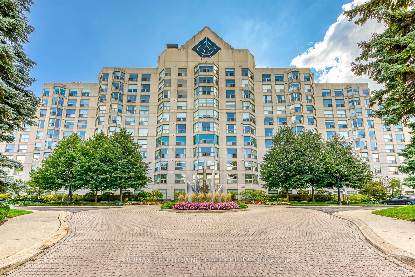 13 – 1700 The Collegeway, Mississauga