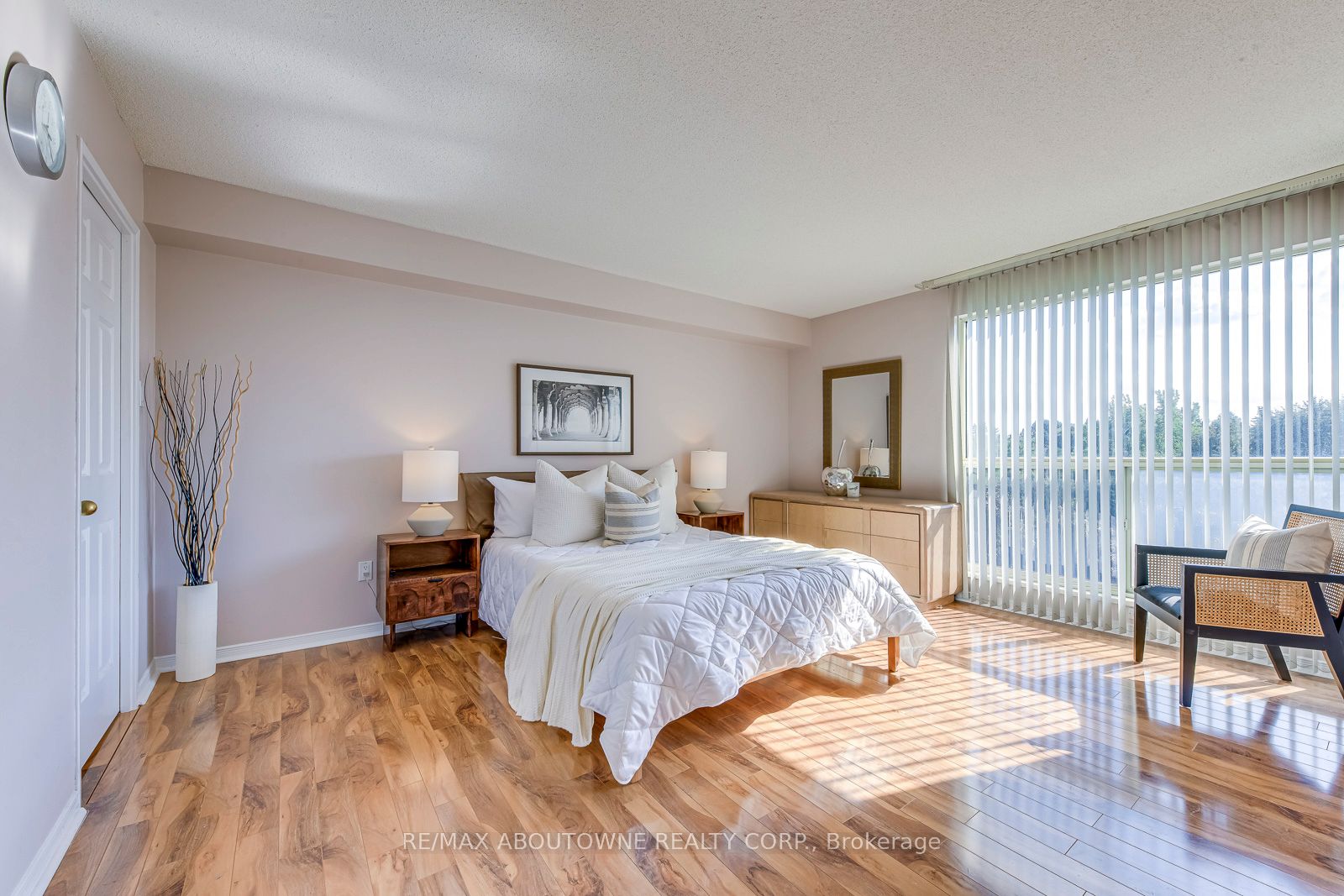13 – 1700 The Collegeway, Mississauga ‣ W13725676 13 – 1700 The Collegeway, Mississauga ‣ W13725676
