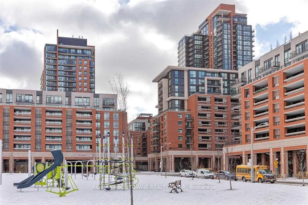 20 – 830 Lawrence Avenue, Toronto W04