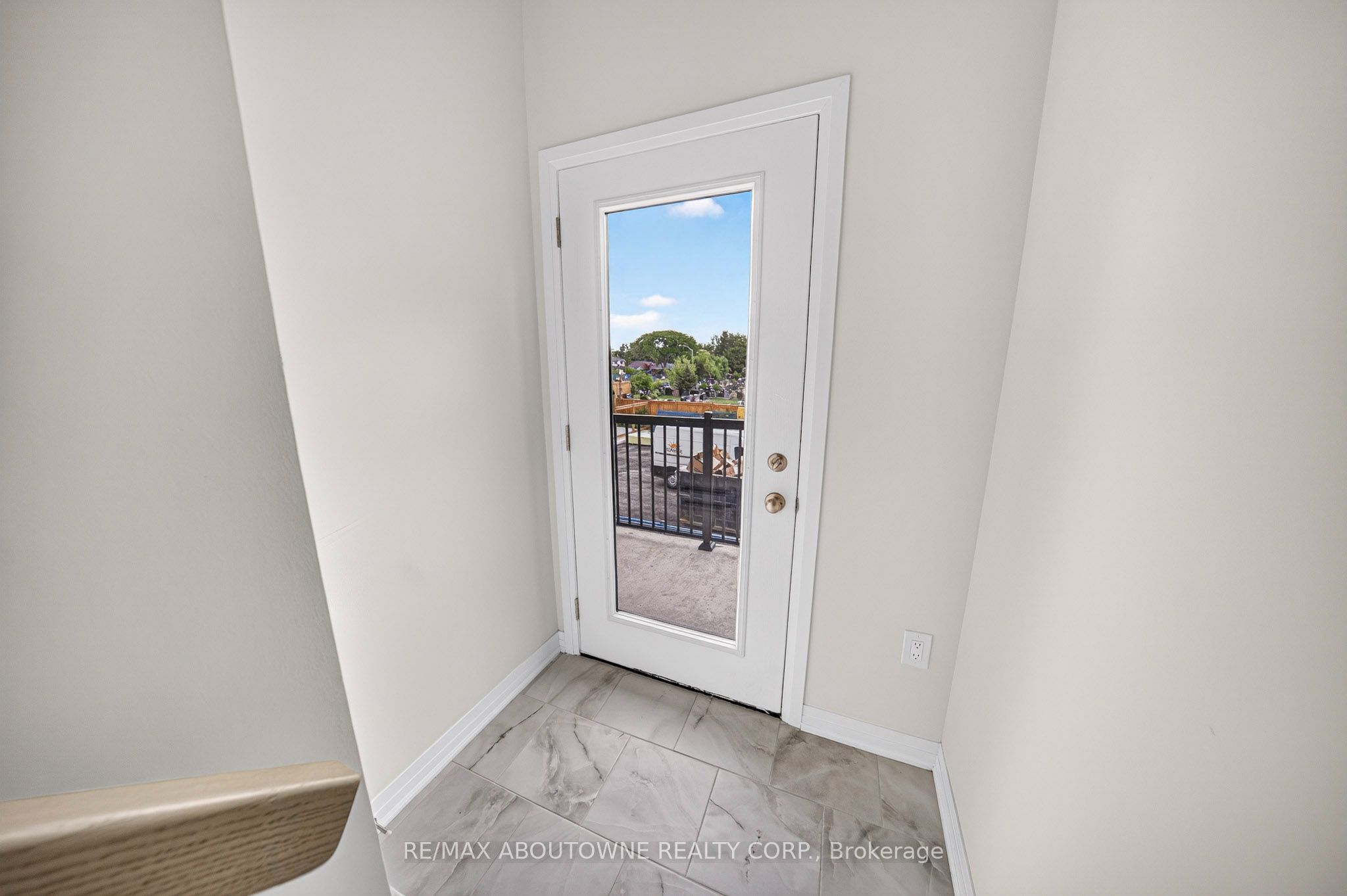 24 – 725 Front Royal Street, Mississauga ‣ W13745626 24 – 725 Front Royal Street, Mississauga ‣ W13745626