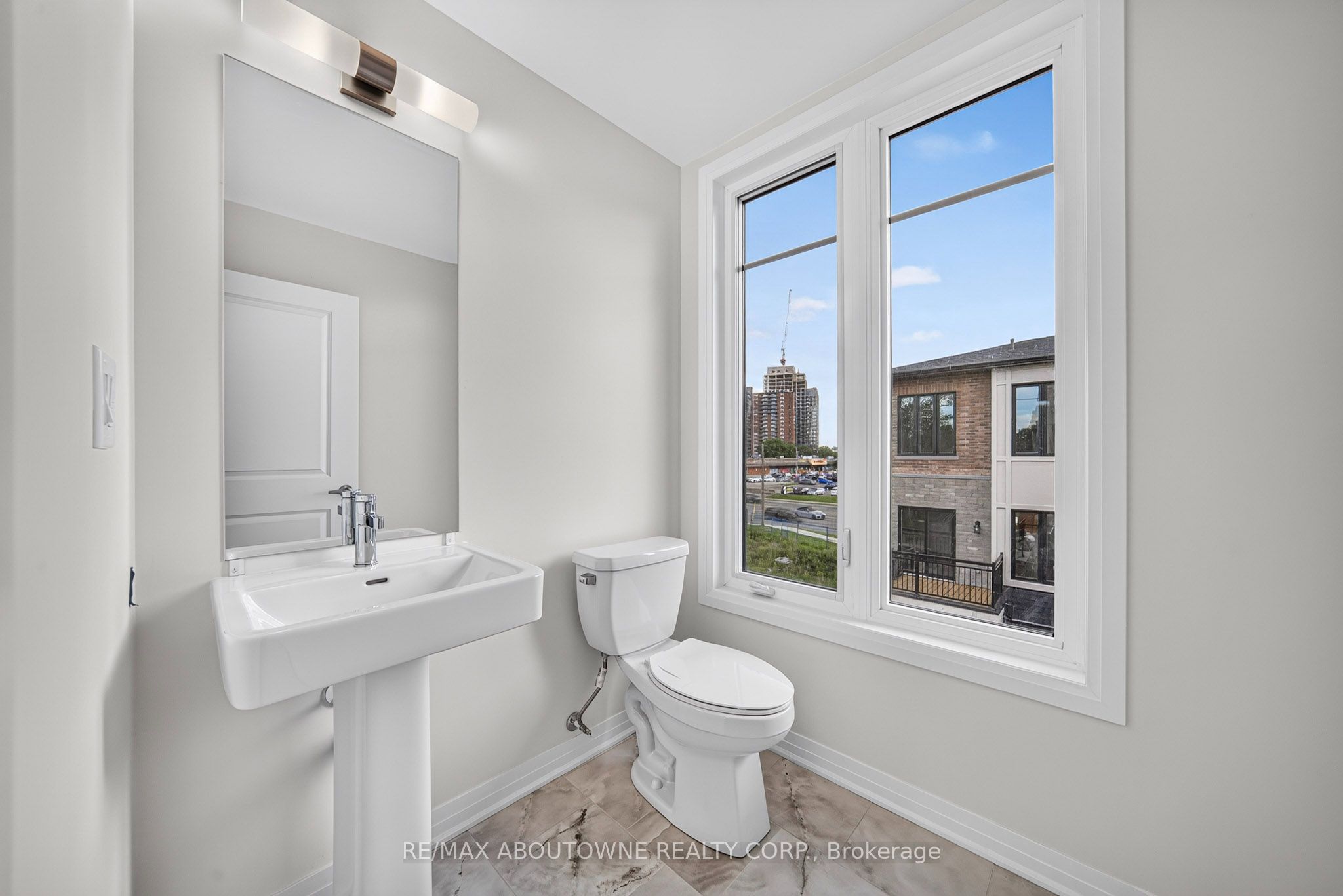 24 – 725 Front Royal Street, Mississauga ‣ W13745626 24 – 725 Front Royal Street, Mississauga ‣ W13745626
