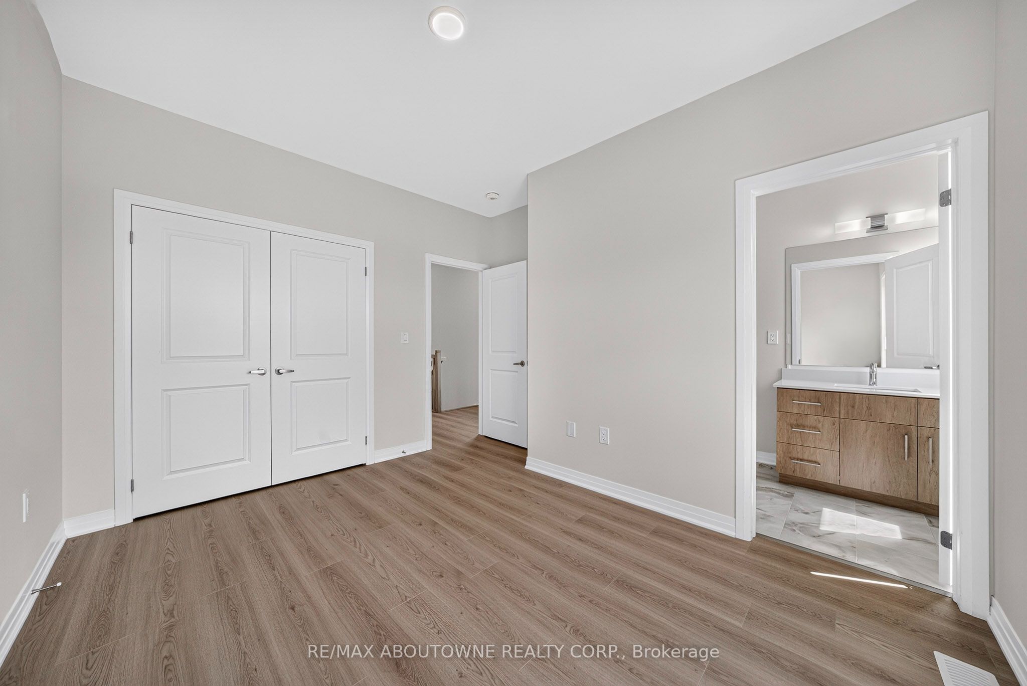 24 – 725 Front Royal Street, Mississauga ‣ W13745626 24 – 725 Front Royal Street, Mississauga ‣ W13745626