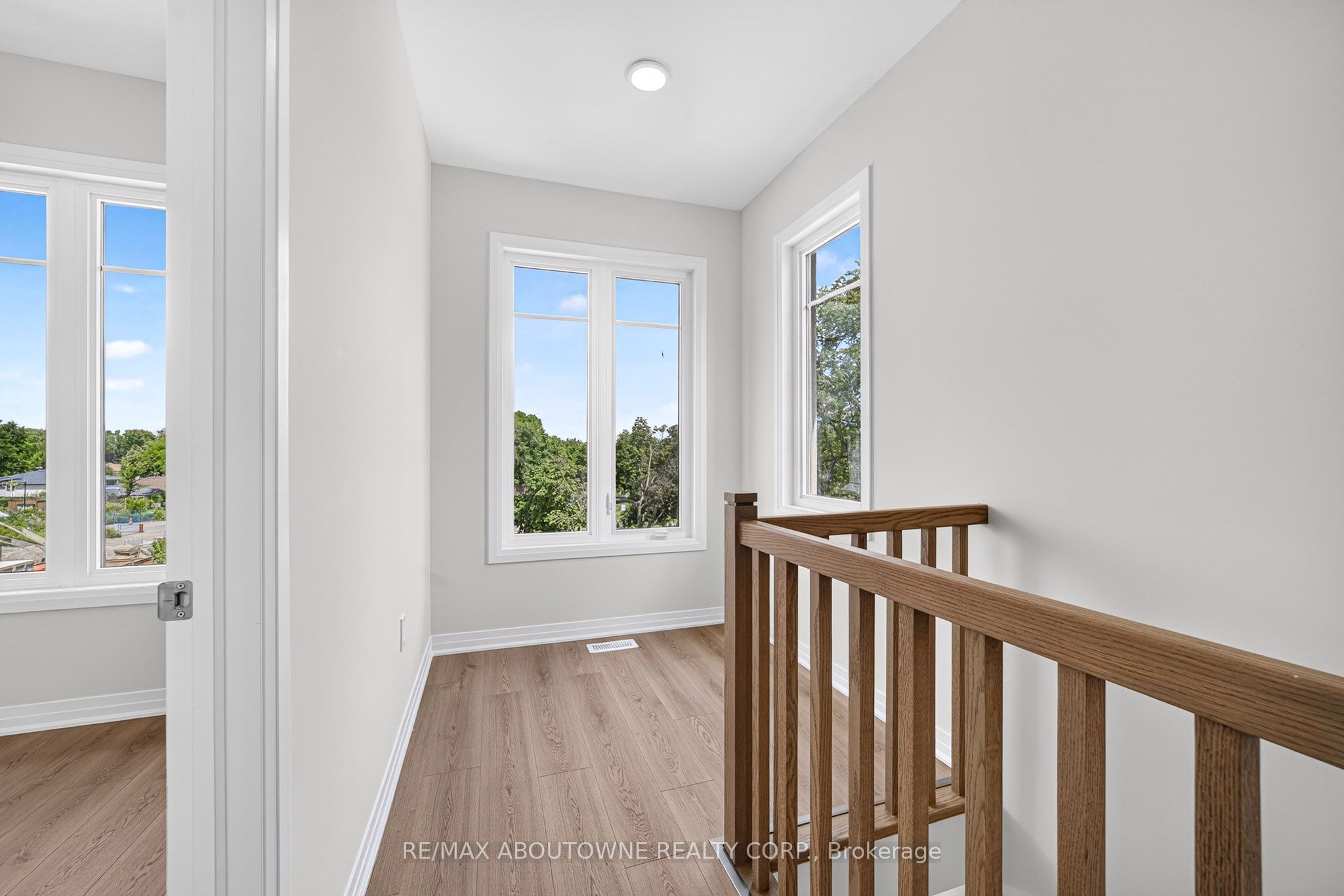 24 – 725 Front Royal Street, Mississauga ‣ W13745626 24 – 725 Front Royal Street, Mississauga ‣ W13745626