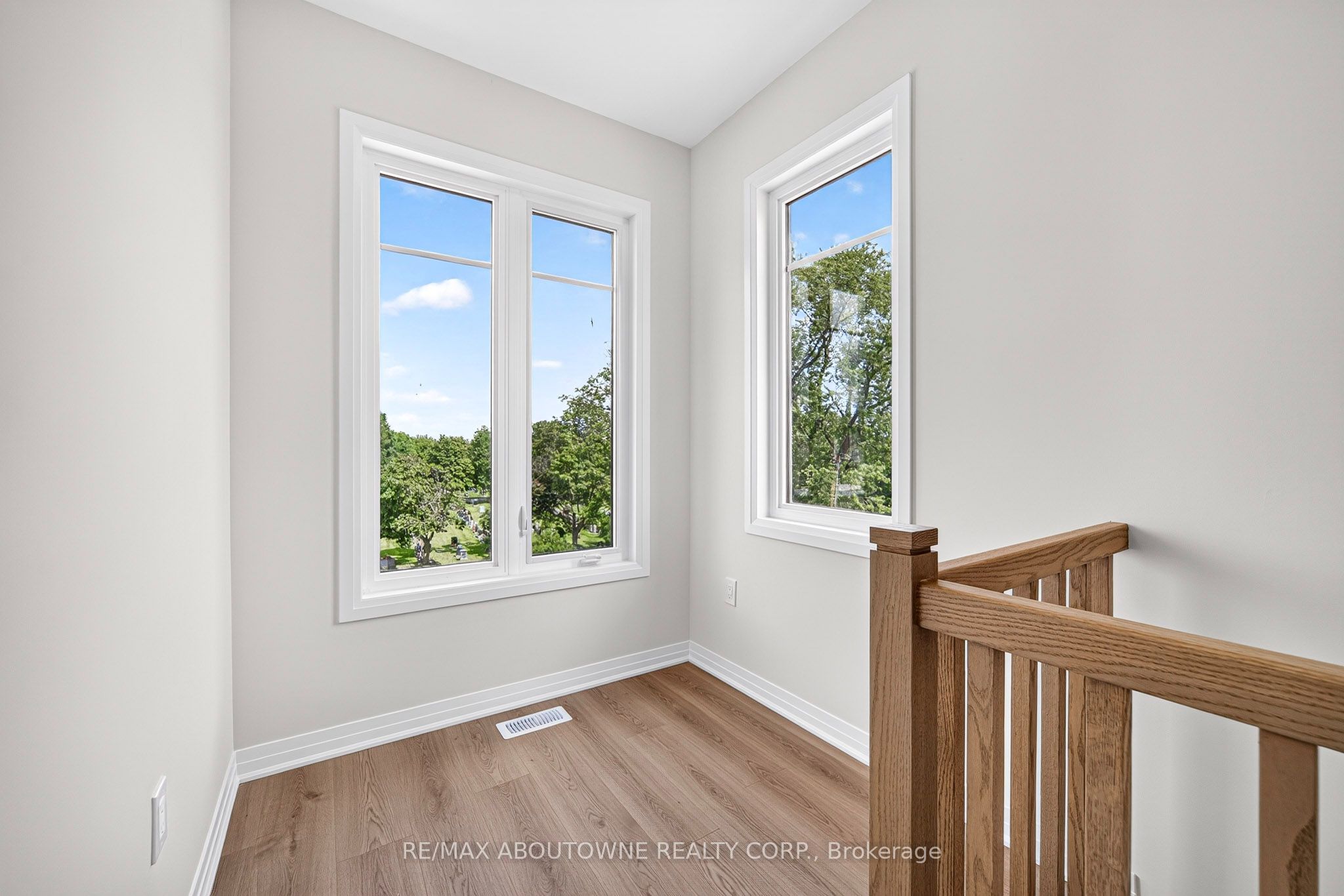 24 – 725 Front Royal Street, Mississauga ‣ W13745626 24 – 725 Front Royal Street, Mississauga ‣ W13745626