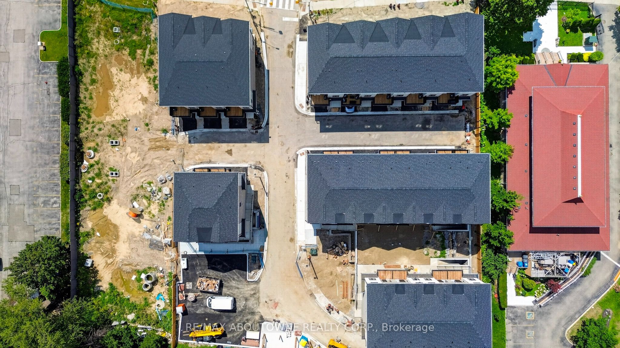 24 – 725 Front Royal Street, Mississauga ‣ W13745626 24 – 725 Front Royal Street, Mississauga ‣ W13745626