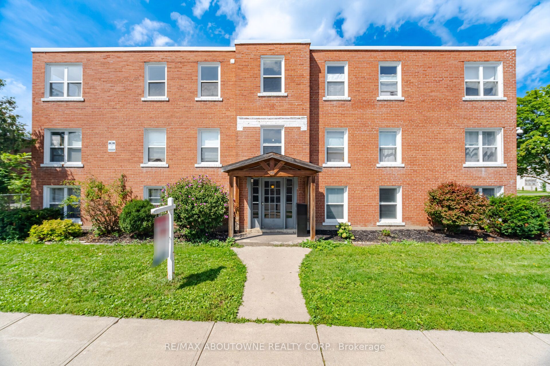 133 North Service Road, Oakville