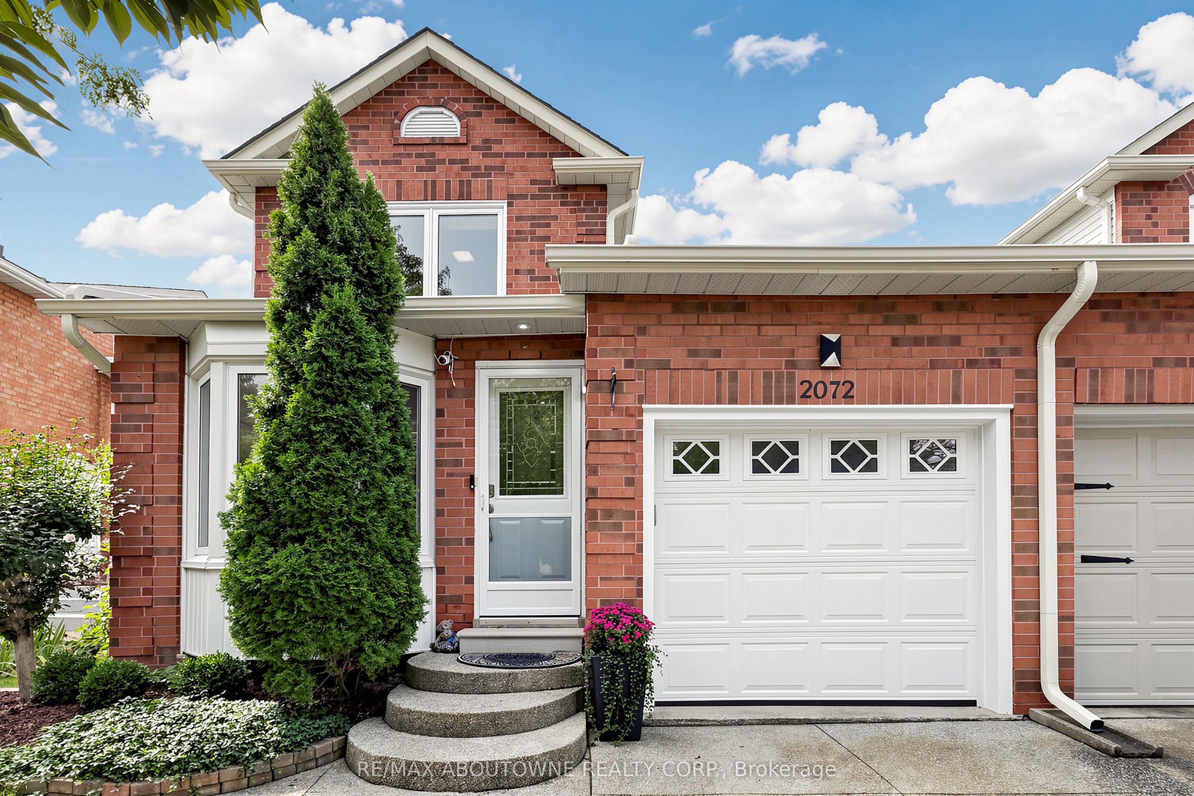 2072 Glenada Crescent, Oakville