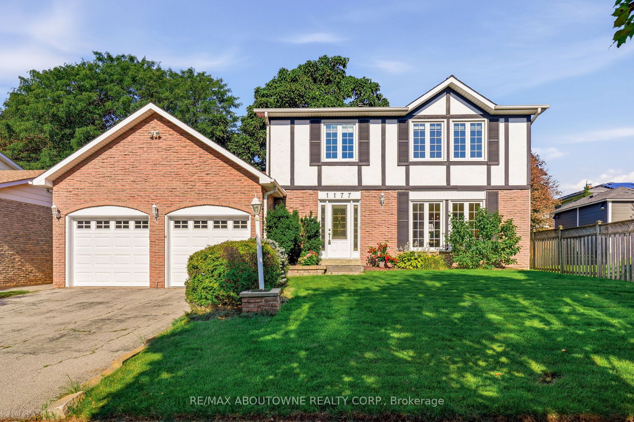 1177 Grand Boulevard, Oakville