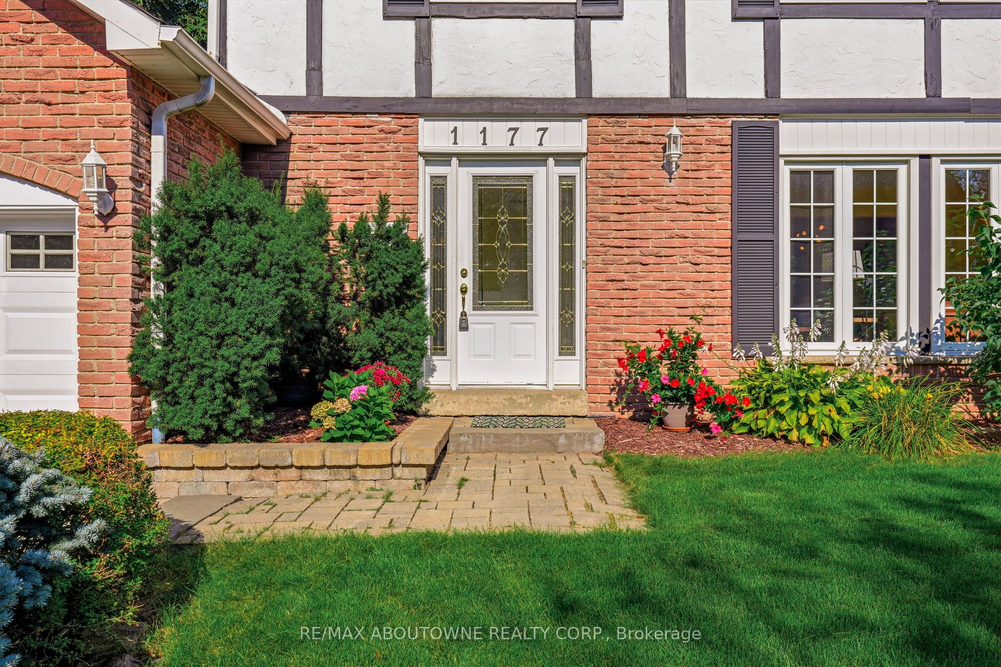 1177 Grand Boulevard, Oakville ‣ W13753610 1177 Grand Boulevard, Oakville ‣ W13753610