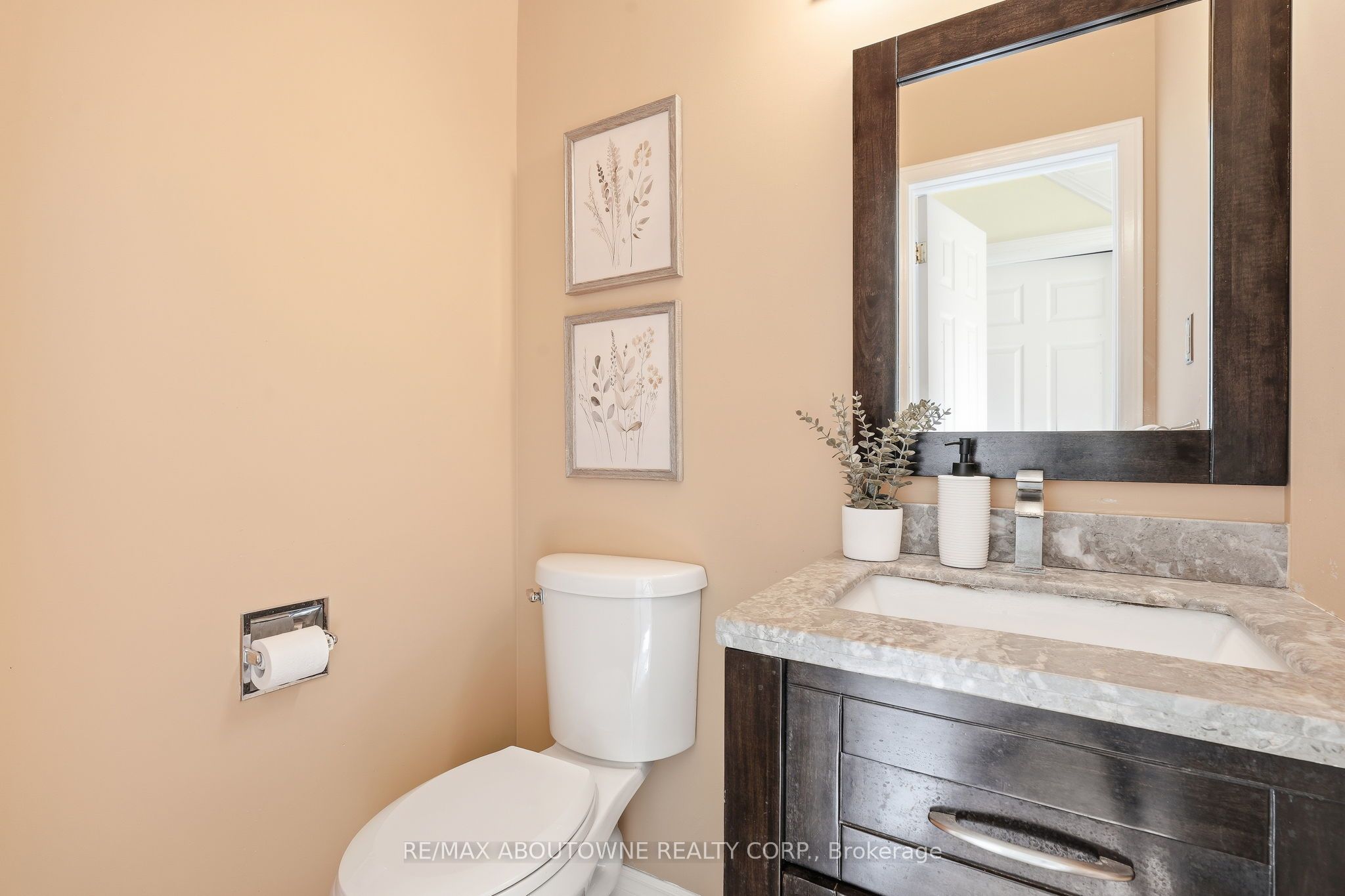 1177 Grand Boulevard, Oakville ‣ W13753610 1177 Grand Boulevard, Oakville ‣ W13753610