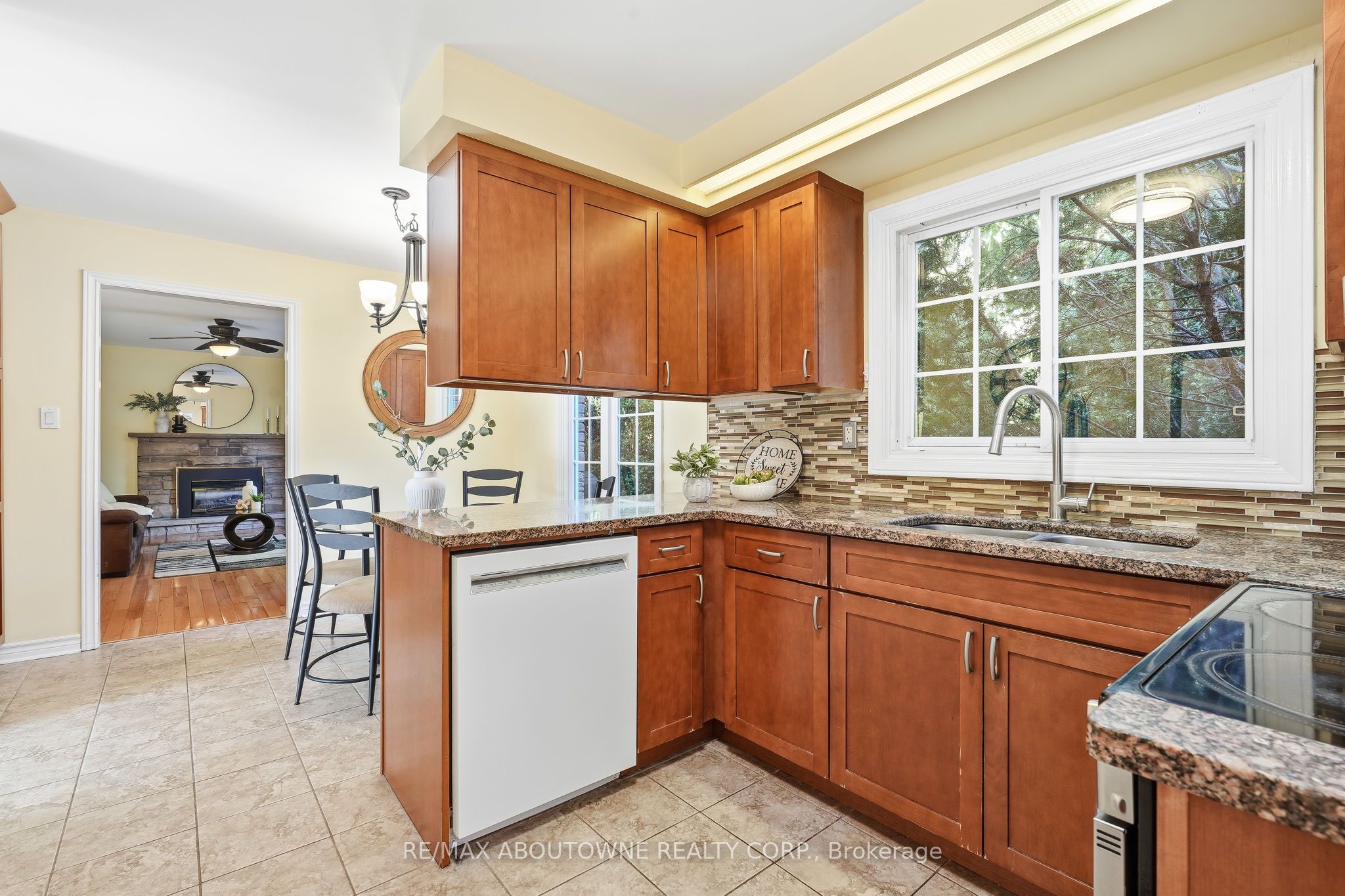 1177 Grand Boulevard, Oakville ‣ W13753610 1177 Grand Boulevard, Oakville ‣ W13753610