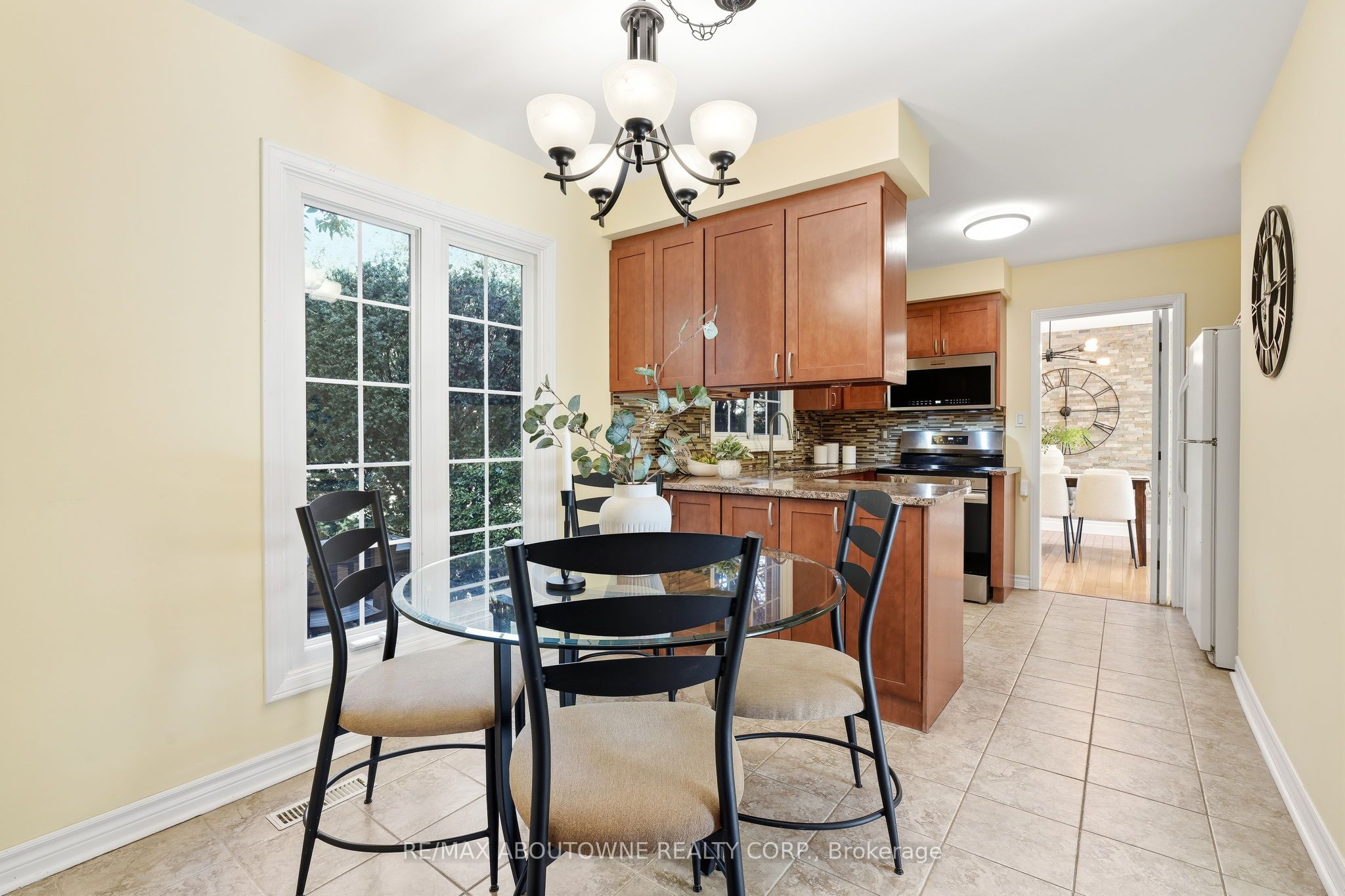 1177 Grand Boulevard, Oakville ‣ W13753610 1177 Grand Boulevard, Oakville ‣ W13753610