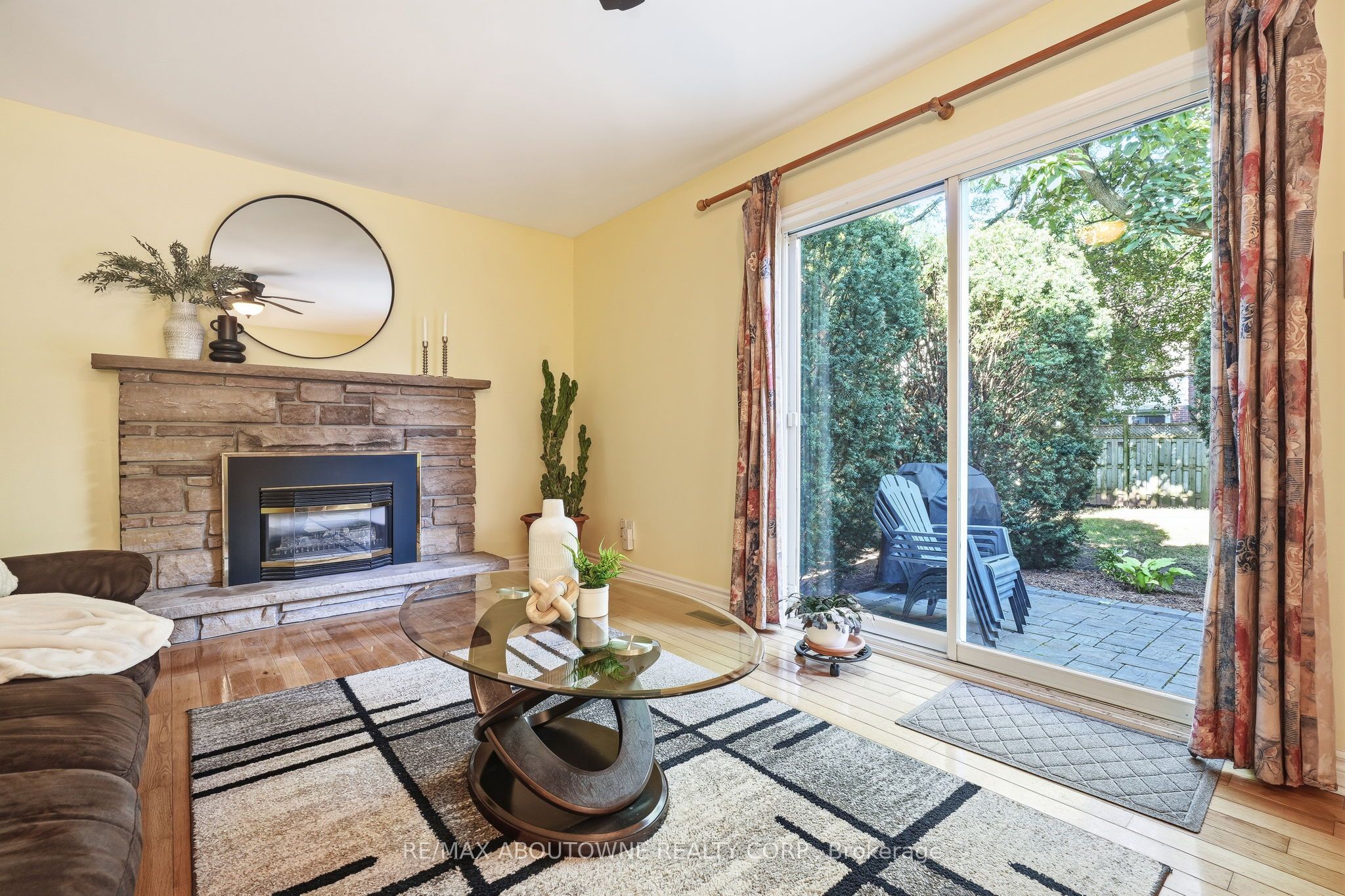 1177 Grand Boulevard, Oakville ‣ W13753610 1177 Grand Boulevard, Oakville ‣ W13753610