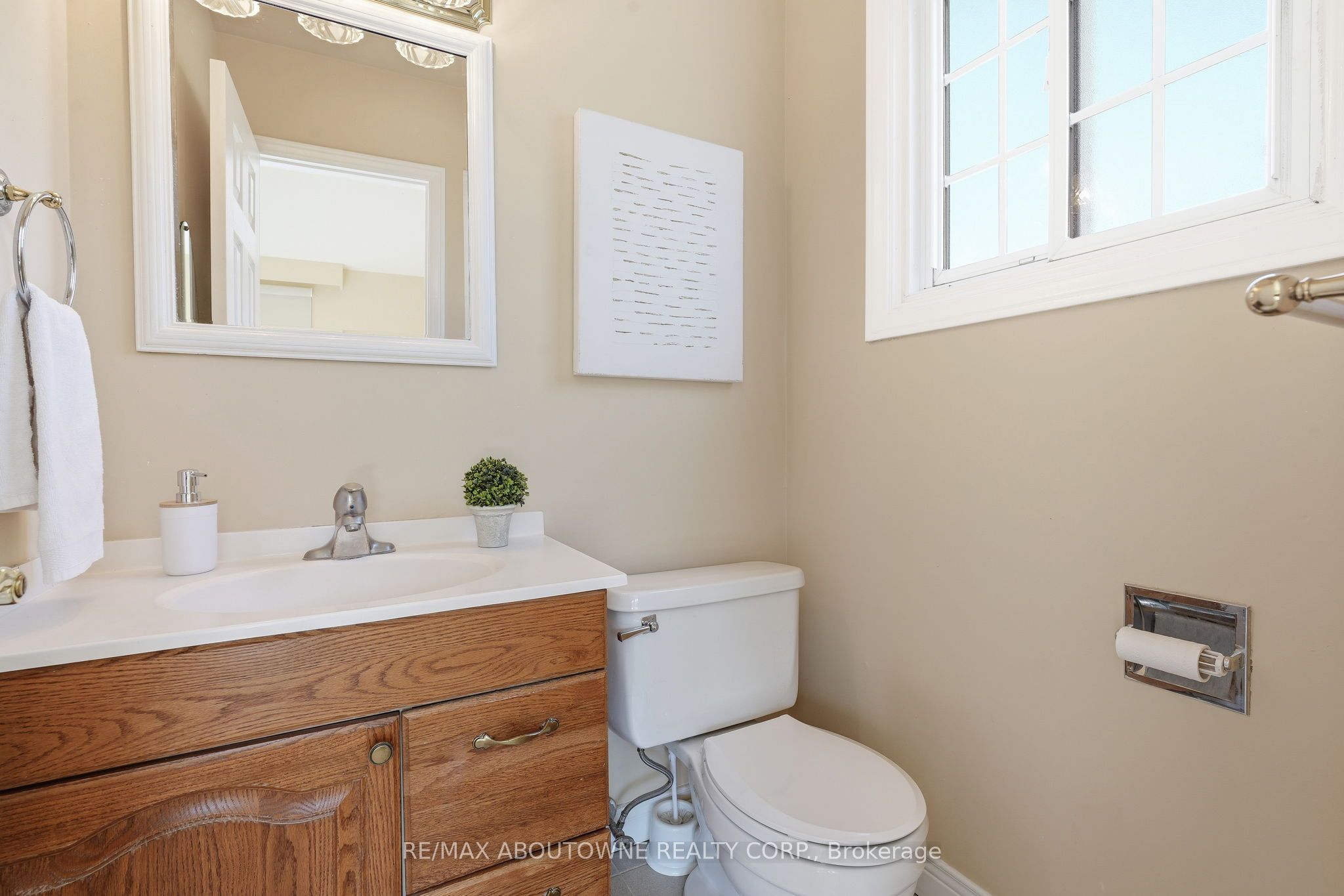 1177 Grand Boulevard, Oakville ‣ W13753610 1177 Grand Boulevard, Oakville ‣ W13753610