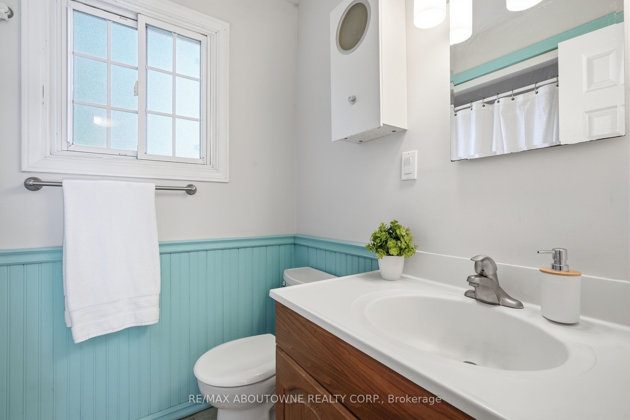 1177 Grand Boulevard, Oakville ‣ W13753610 1177 Grand Boulevard, Oakville ‣ W13753610